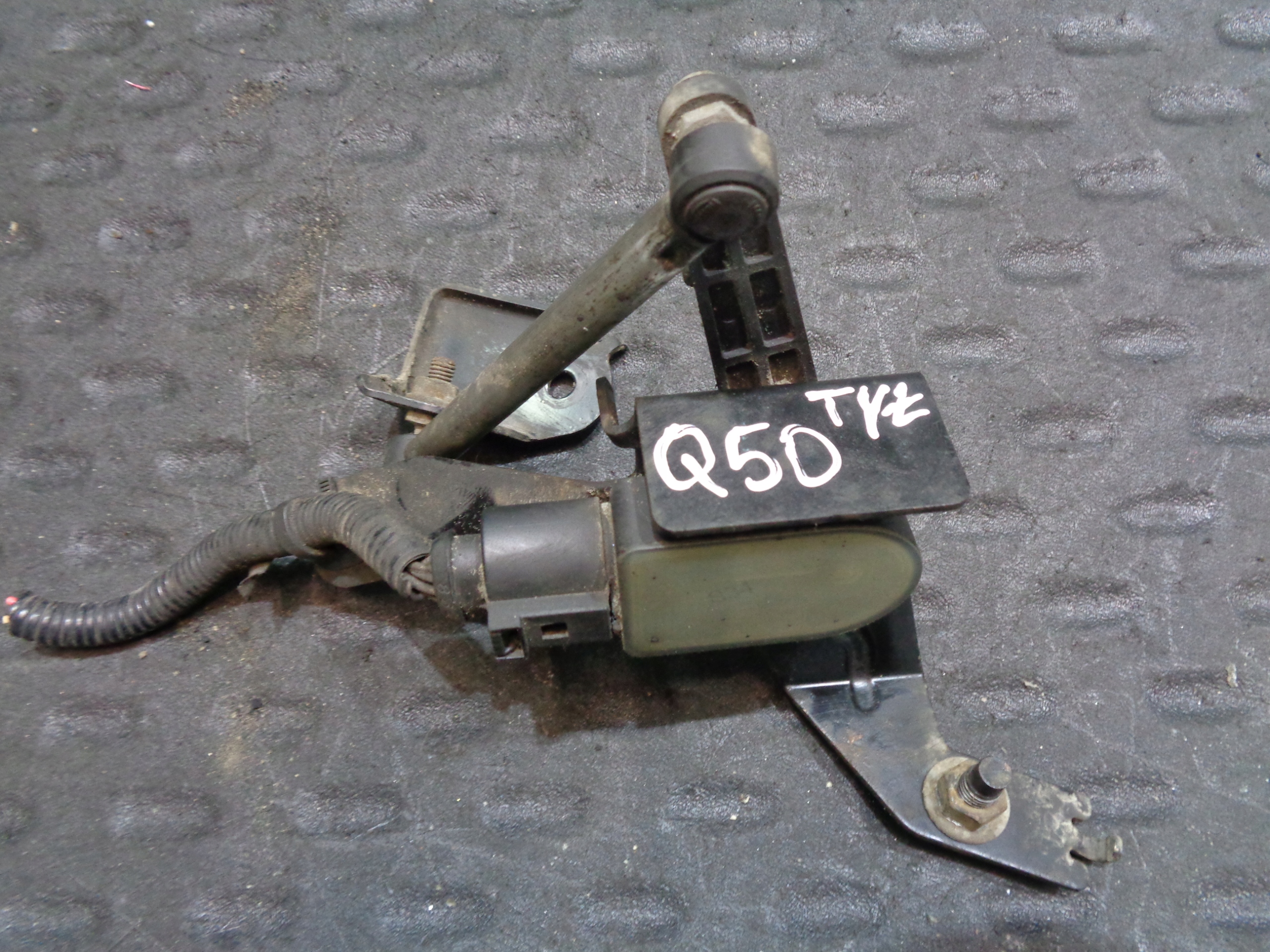 sensor POZIOMOWANIA rear part rear INFINITI Q50