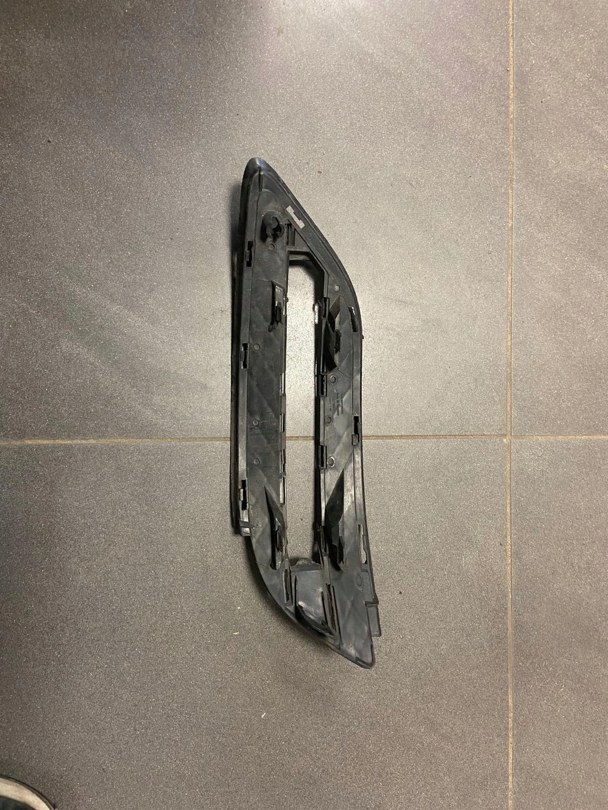 MERCEDES B-class W246 grid left front A2468850622