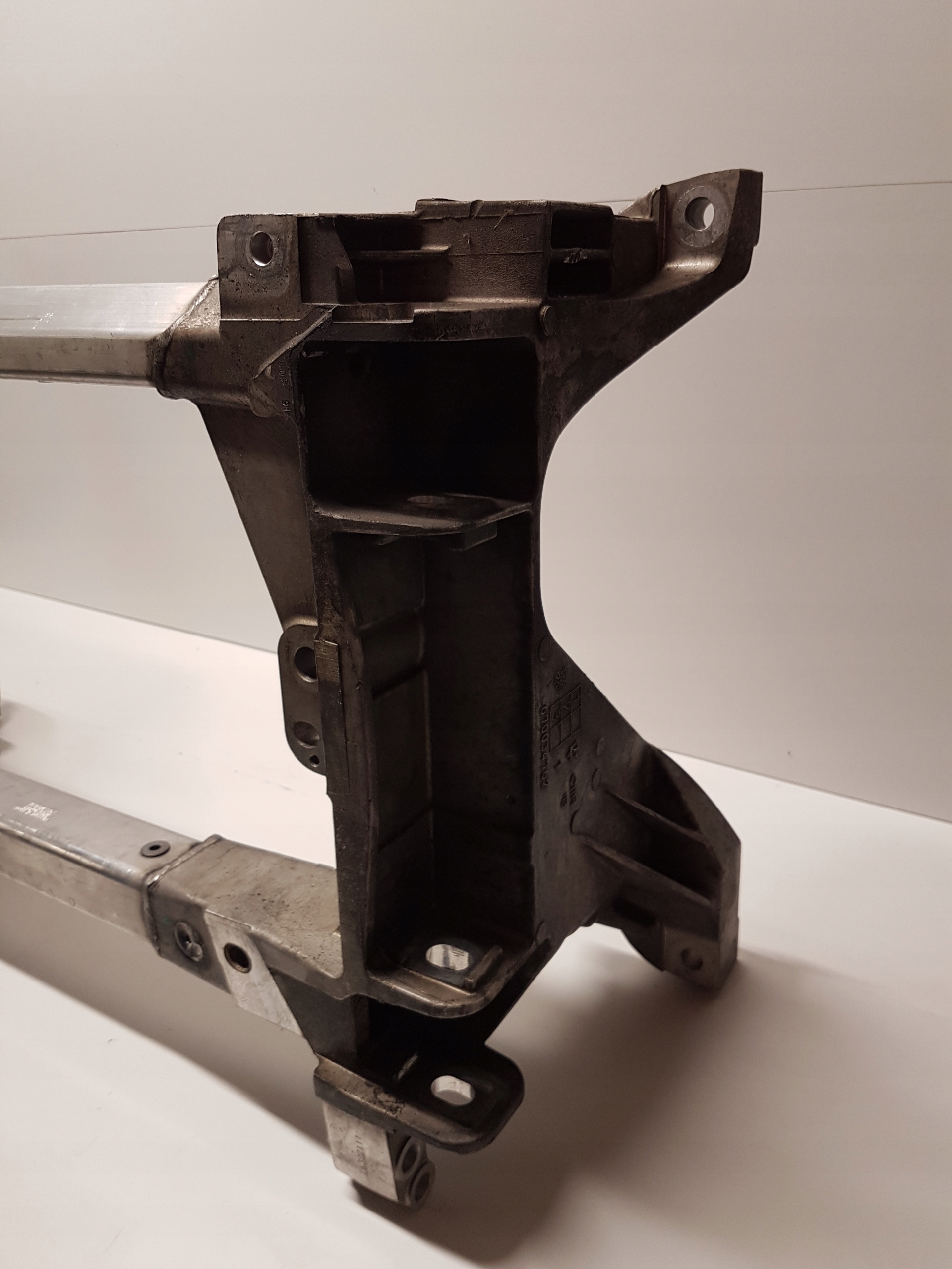axle beam subframe front MASERATI LEVANTE 670034761