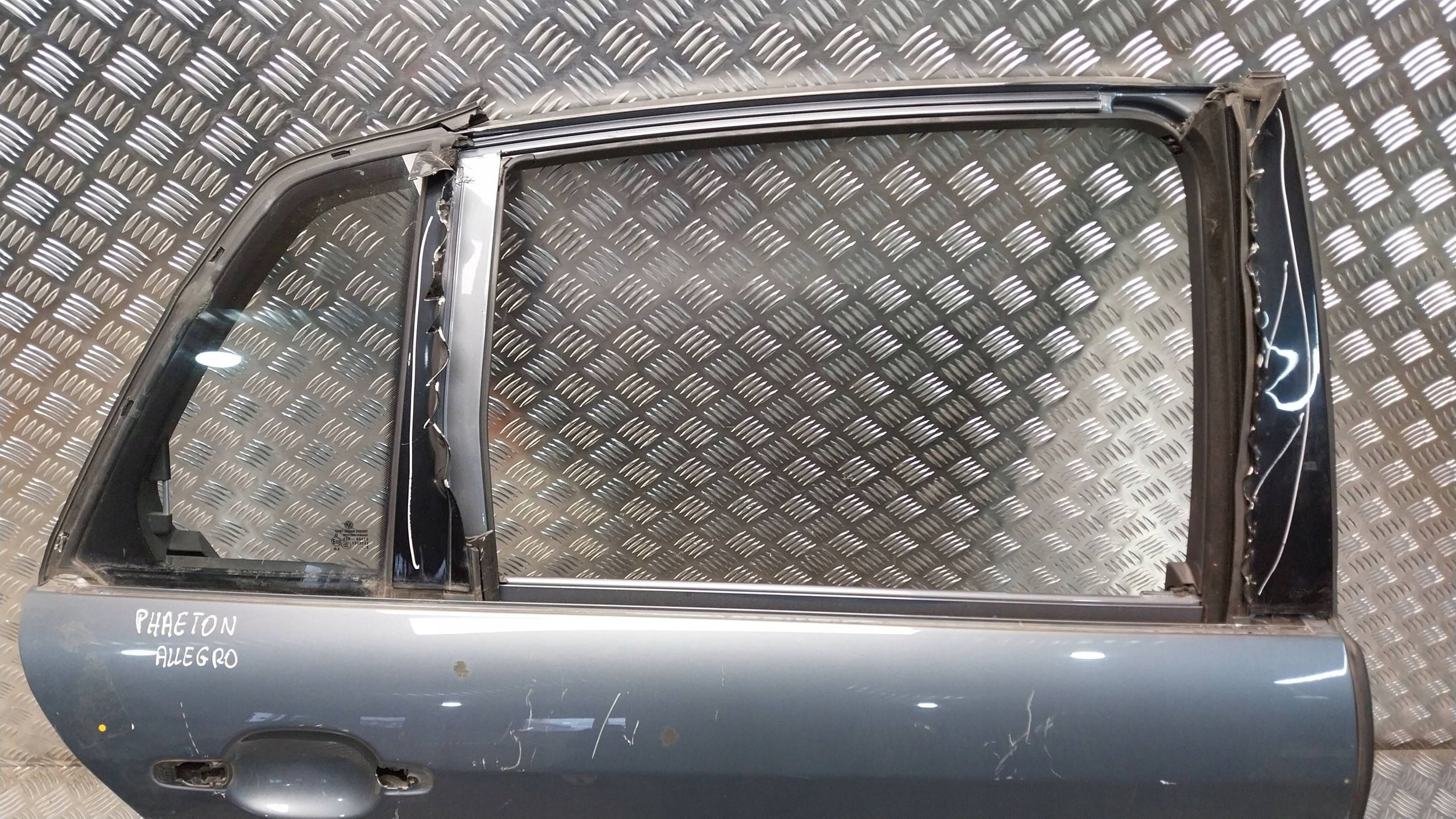 dveře záď pravé VW PHAETON 02