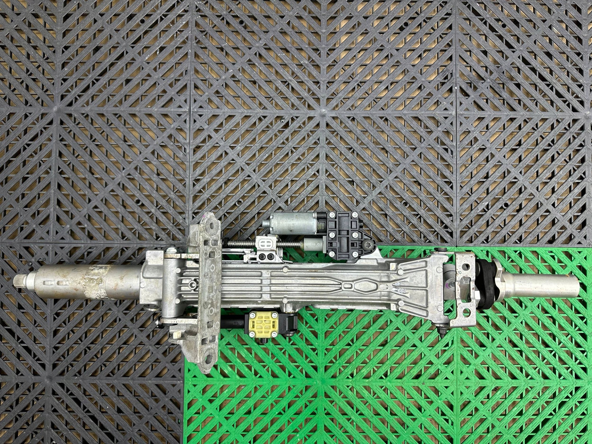 part mechaniczna of control BMW iX 6892053