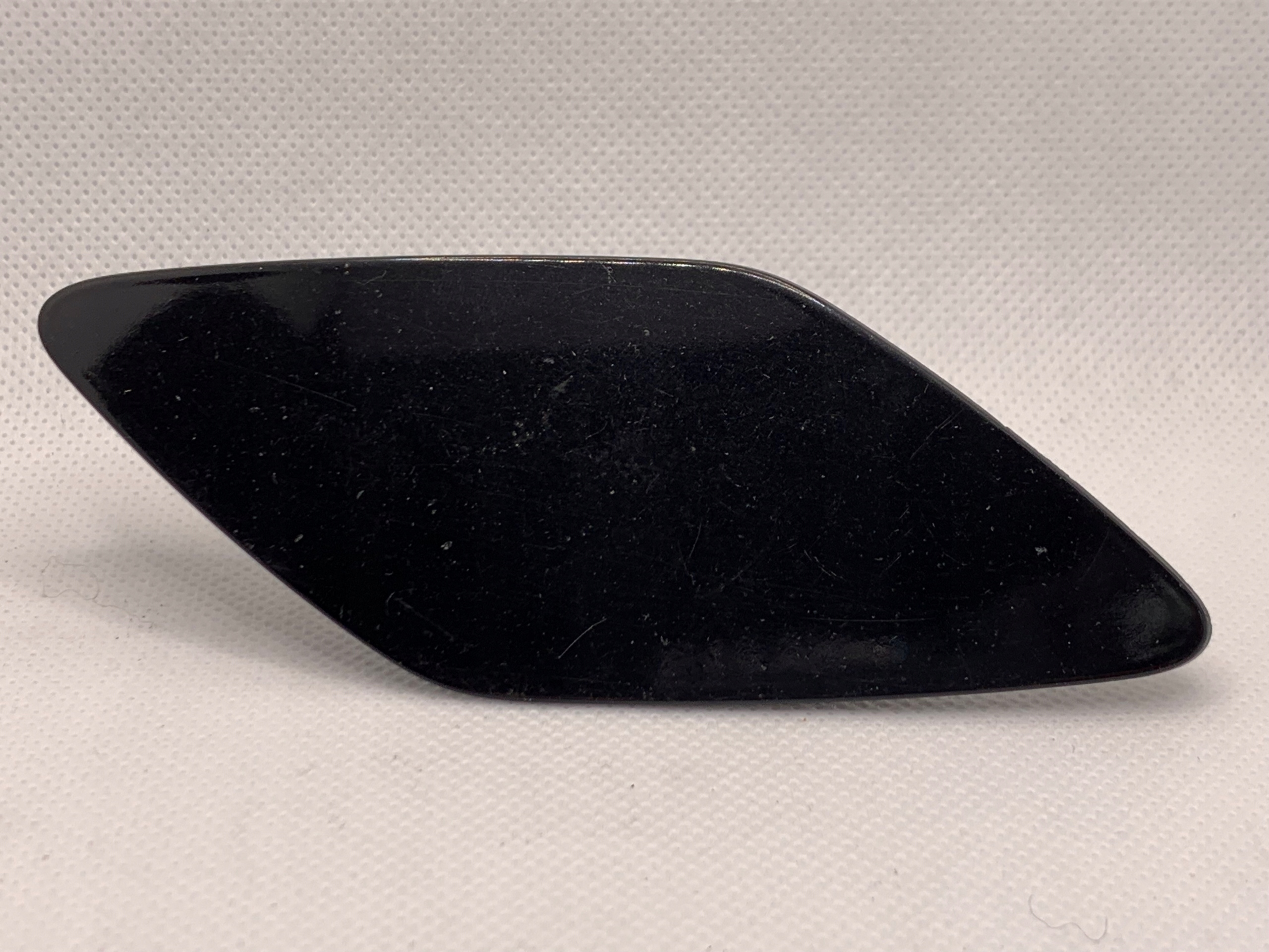 RENAULT MEGANE IV 2016-КРЫШКА ОМЫВАТЕЛЯ