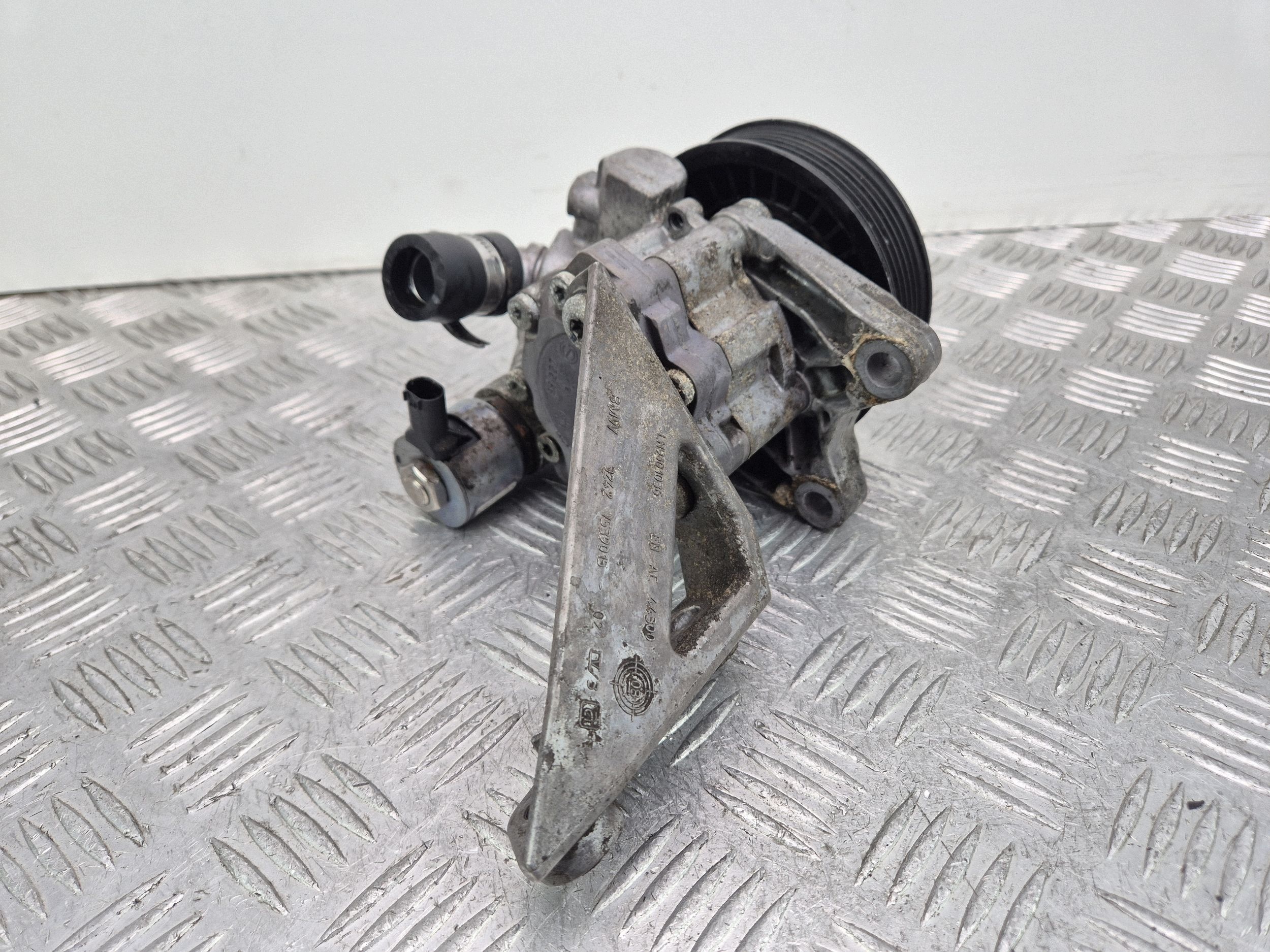BMW 5 E60 E61 530i Pompa servosterzo 676976605 N52B30AF