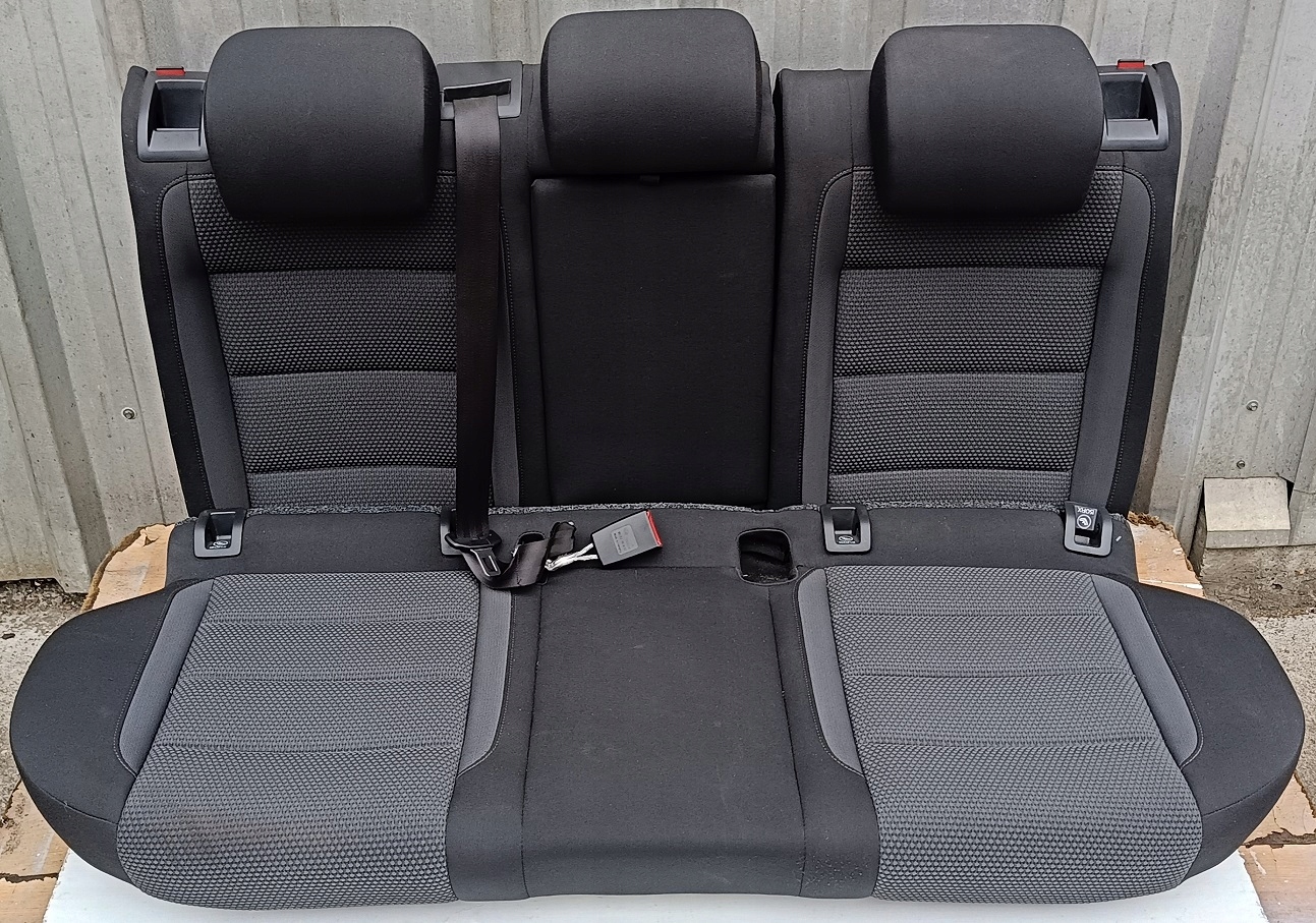 VW GOLF VI 10 R KANAPA TYLNA ISOFIX HB 5D HB 5D za z