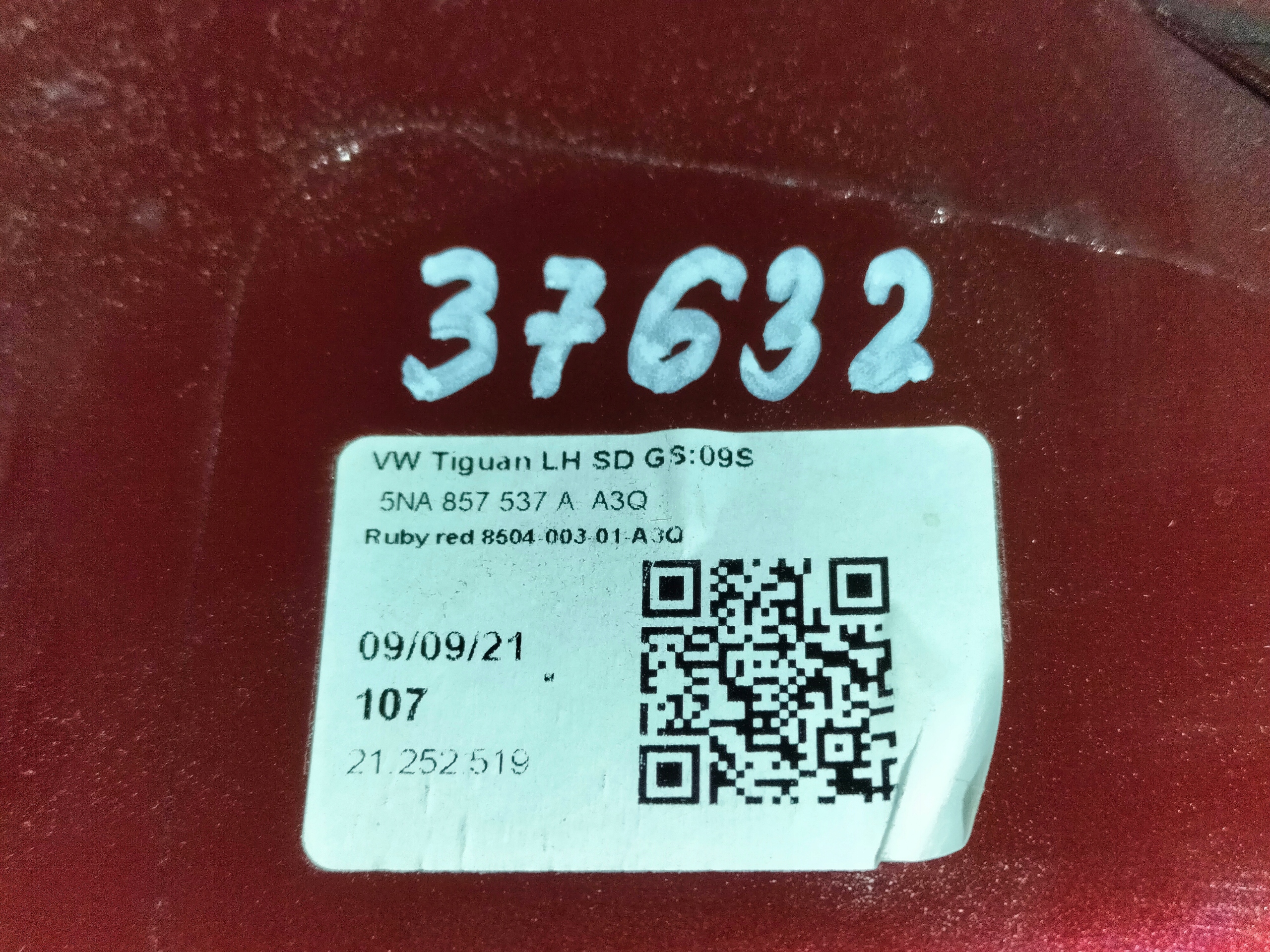 cover cap mirrors left VW TIGUAN II 16
