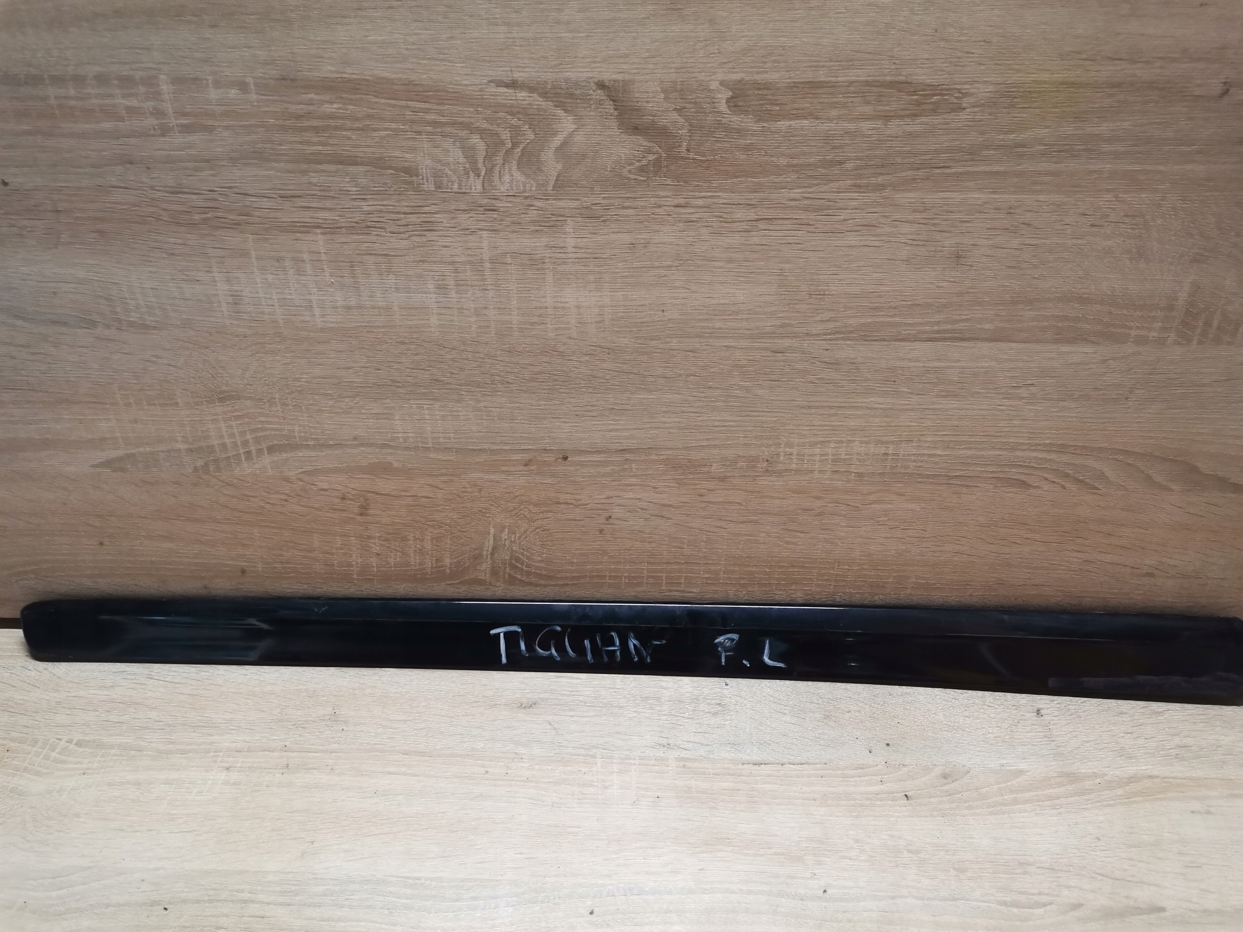 moulding door left front VW TIGUAN and 5N0853515