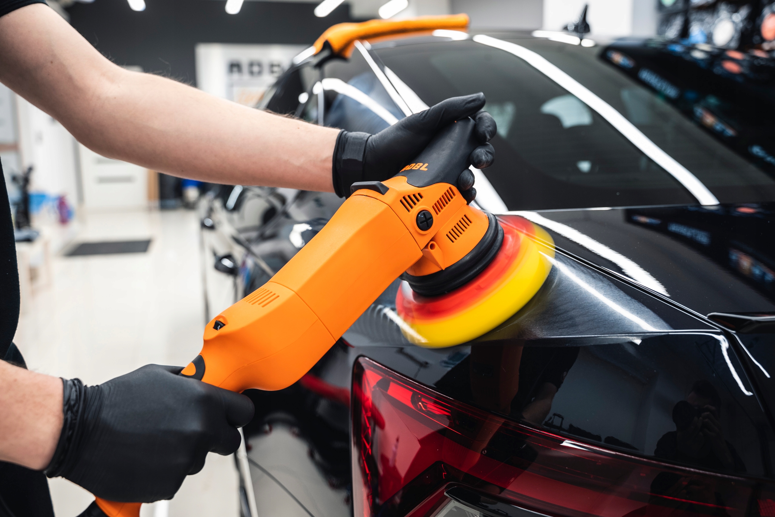 ADBL Roller D15125-01+B MASZYNA POLERSKA DA DUAL ACTION TORBA Waga produktu z opakowaniem jednostkowym 3 kg