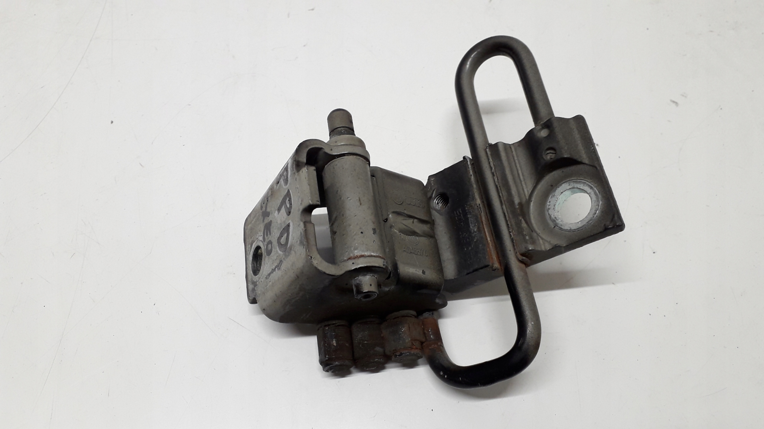 VW AUDI SEAT ZAWIAS DOLNY PRAWY PRZÓD 8E0831412E