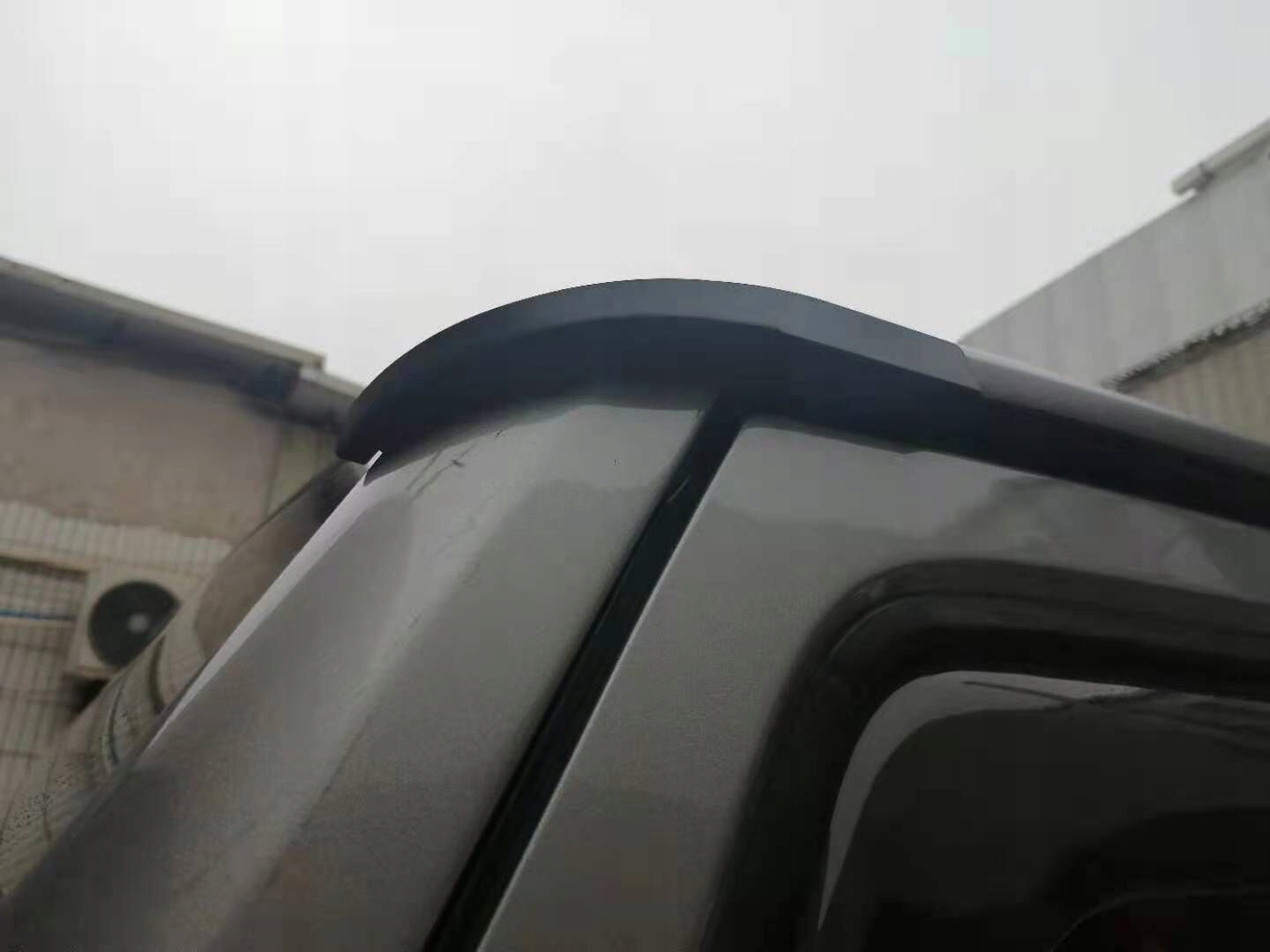 Przedluzka rynienki dachu Jeep Wrangler JLU Part number TXJL 1177