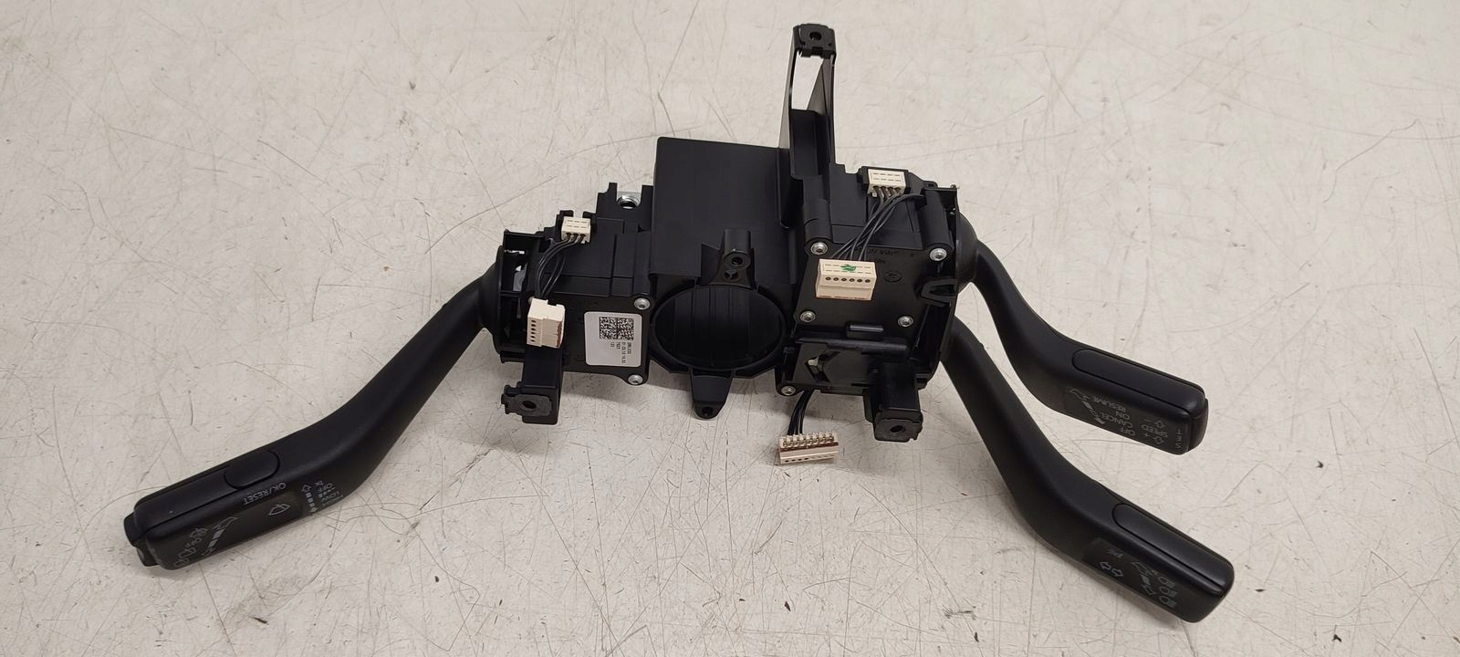 Commodo essuie glace VW Passat B6 2,0 TDI CR kombi