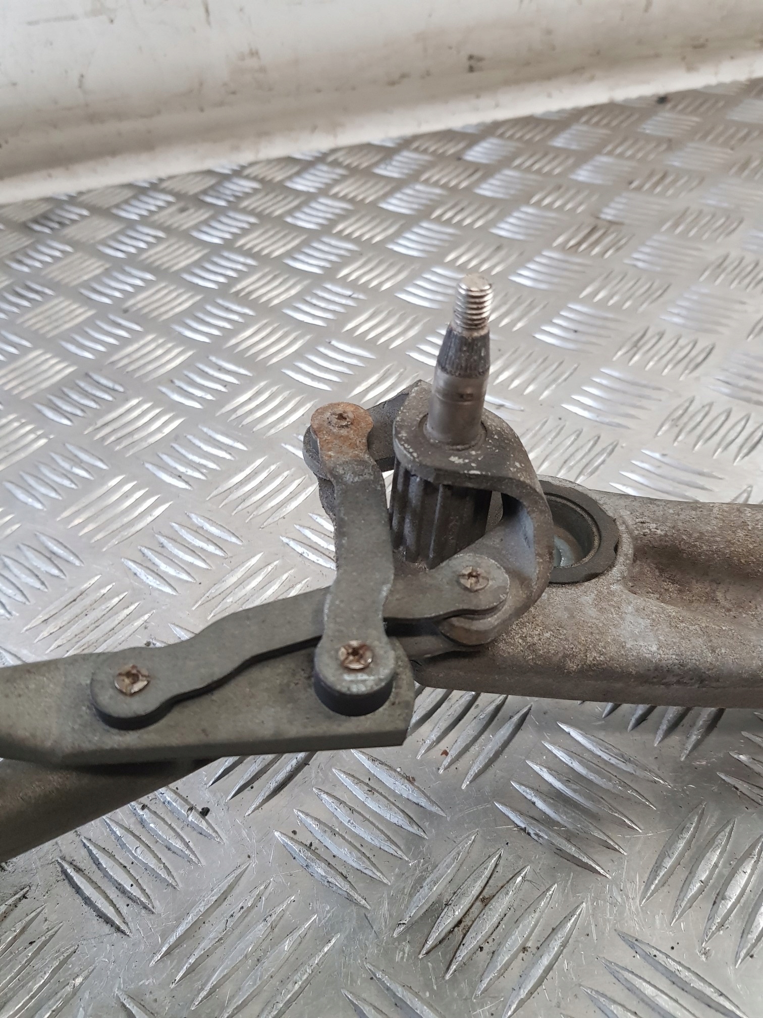 wiper mechanism front mini motor 8360603 BMW E39 sedan 99R