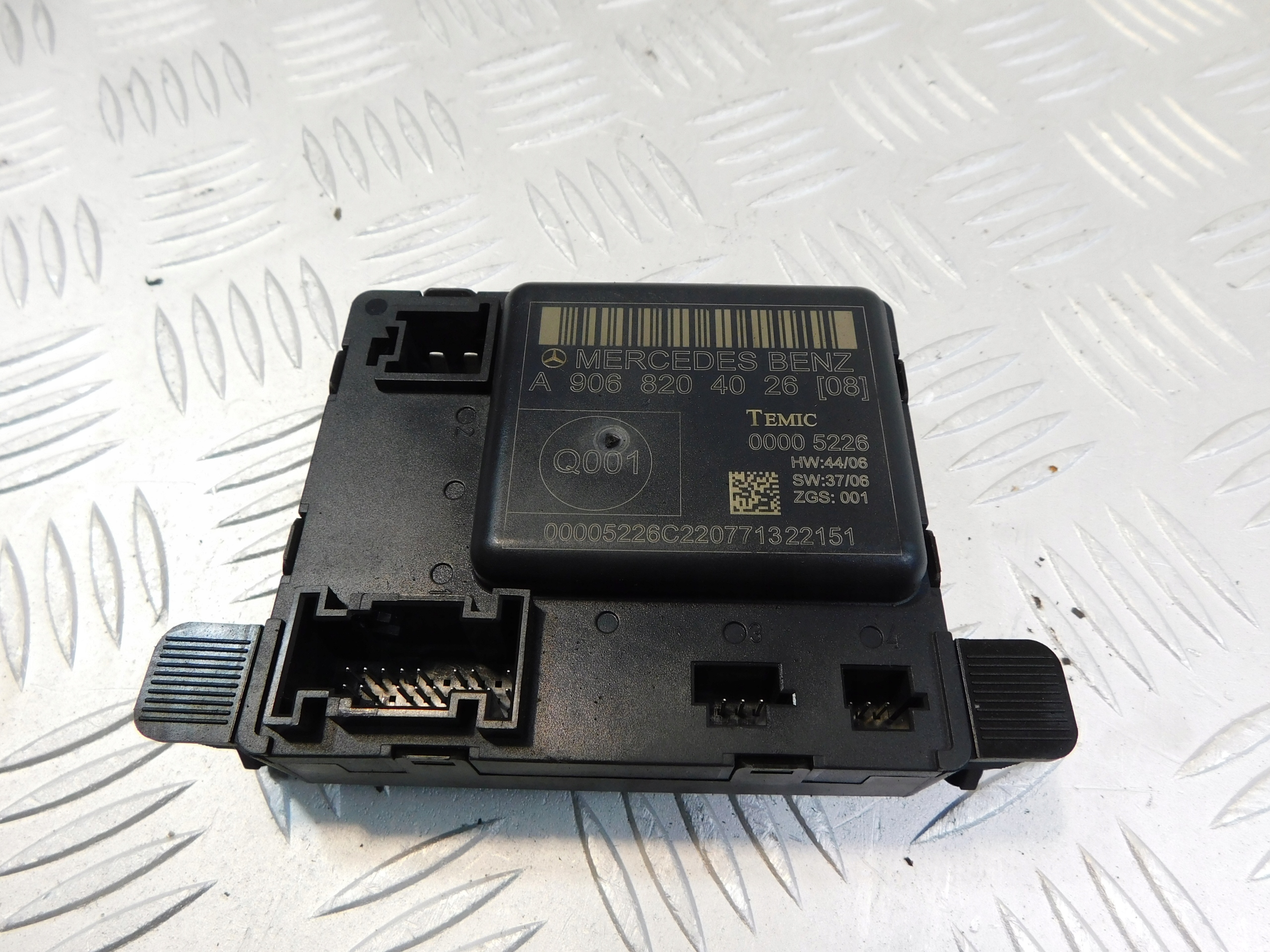 Mercedes Sprinter 906 VW Crafter control unit module door of the window A9068203526