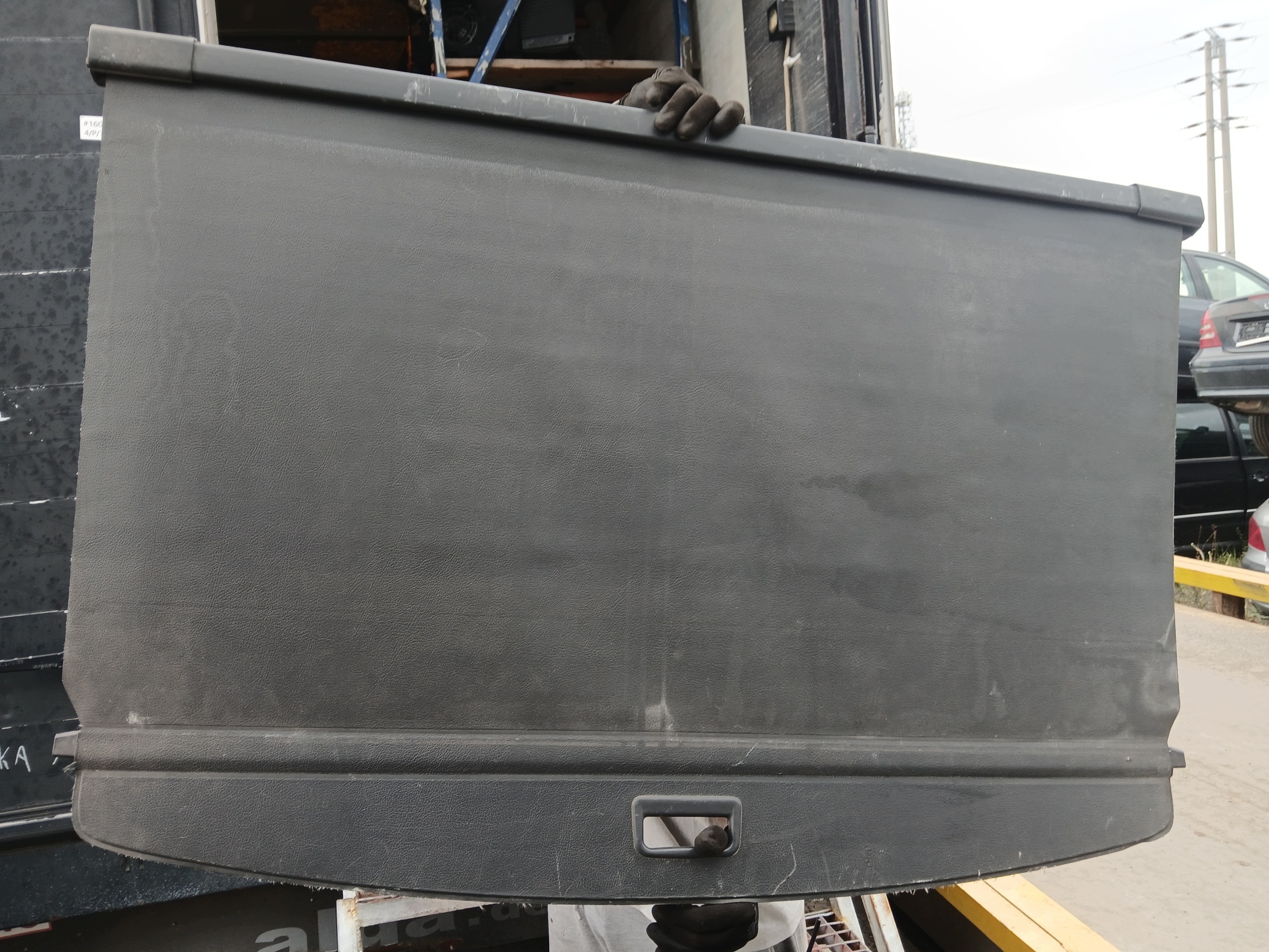 VW TOURAN and blinds boot SPRAWNA black