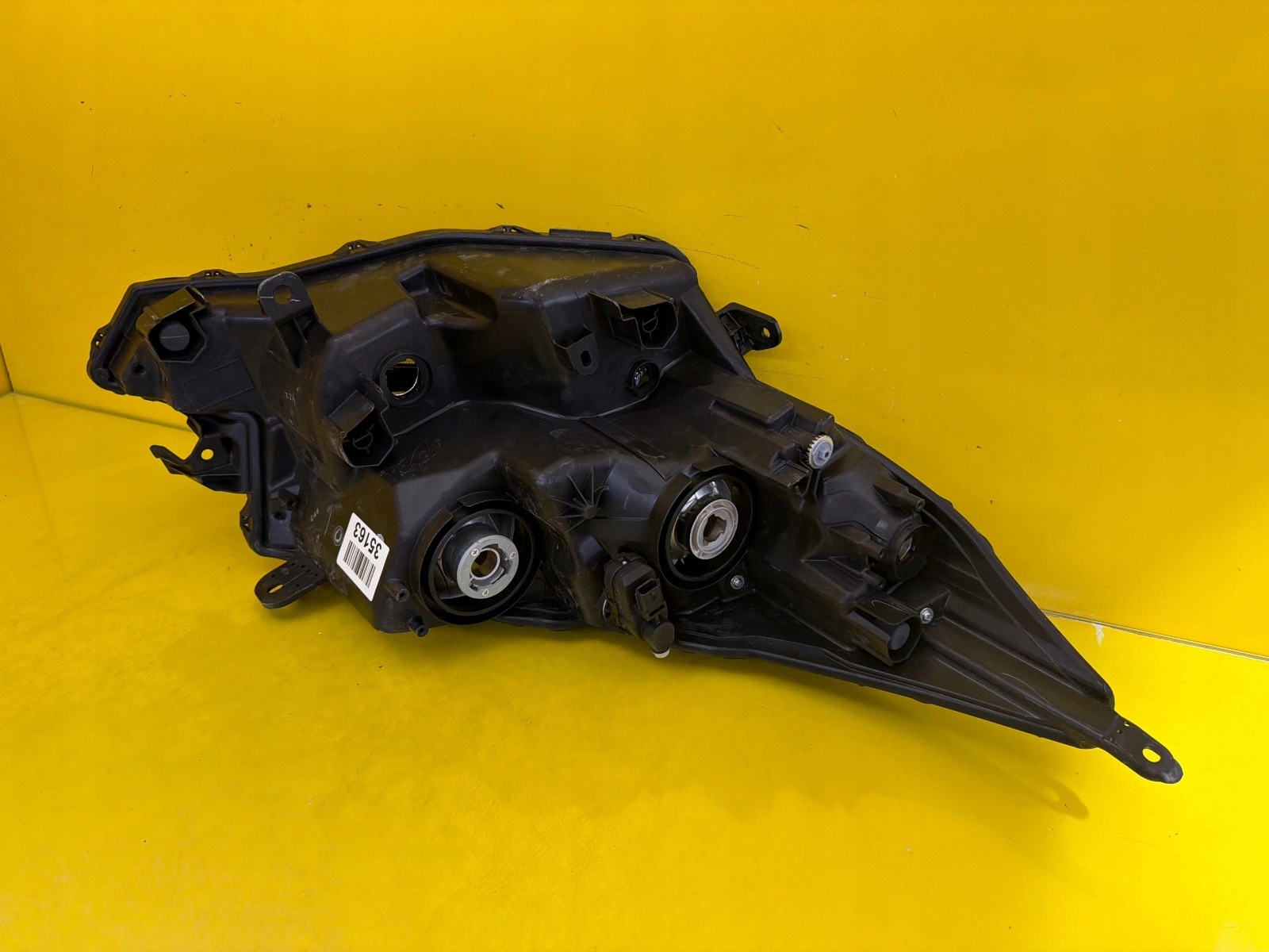 light left front Toyota Aygo X Led Zwykla 2022