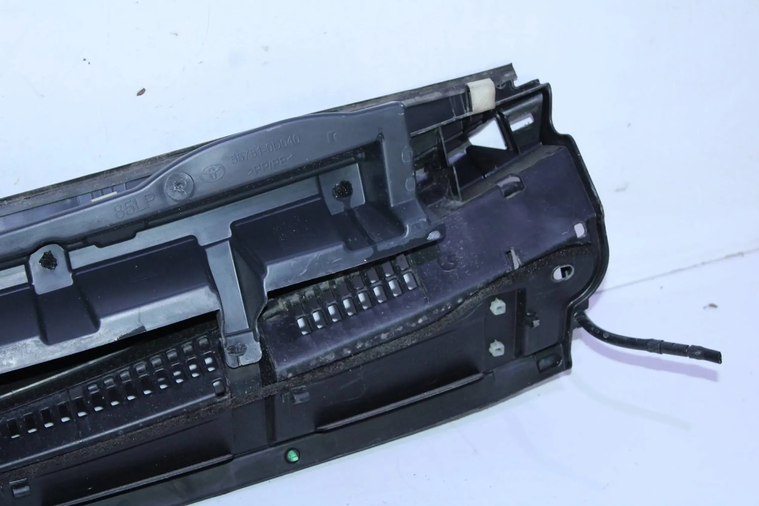 PODSZYBIE PLASTIKOWE TOYOTA YARIS III LIFT Numery katalogowe zamienników 557080D380