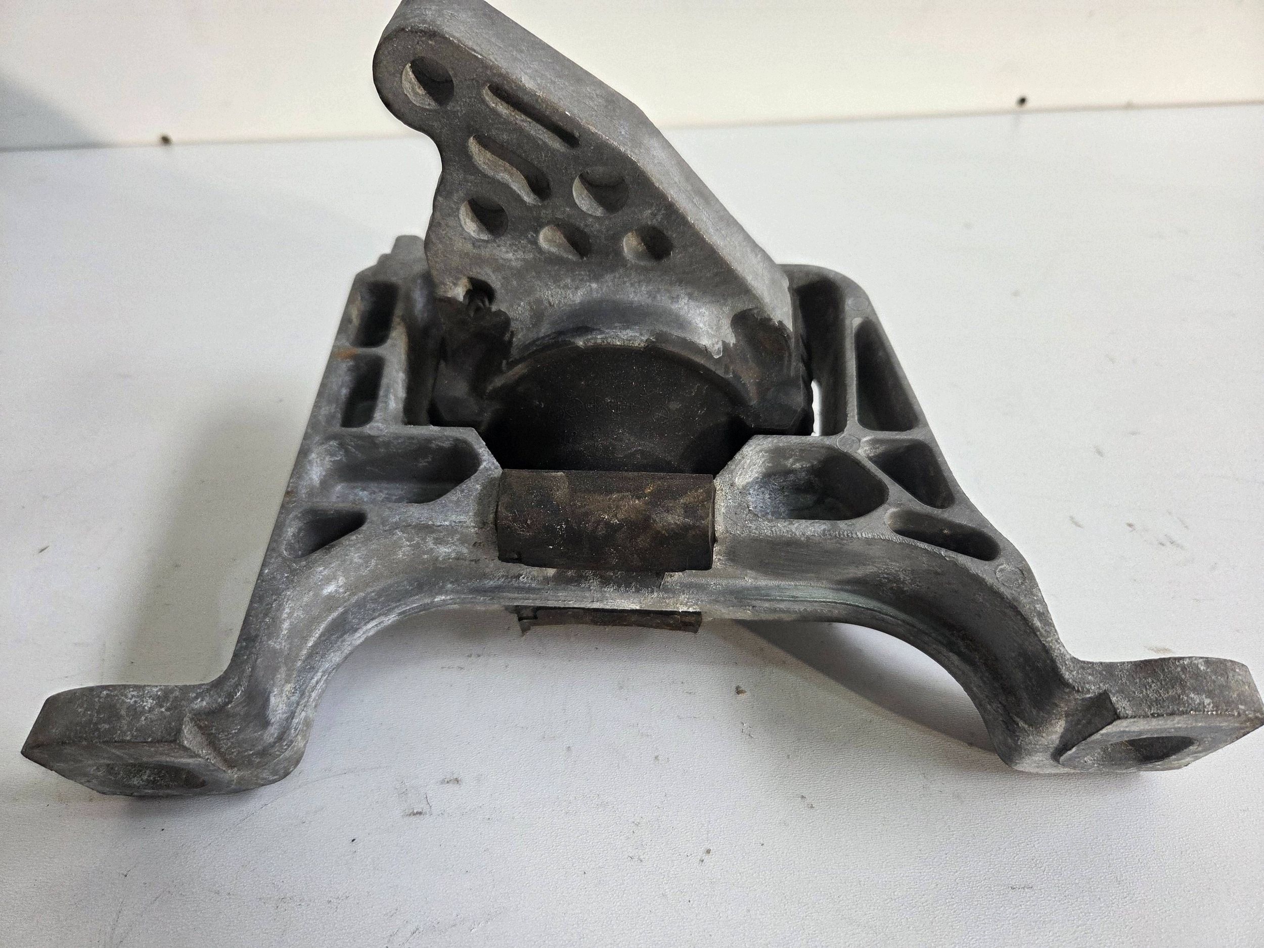 Mazda 3 BL 1,6 2009-2014r engine mount (75)