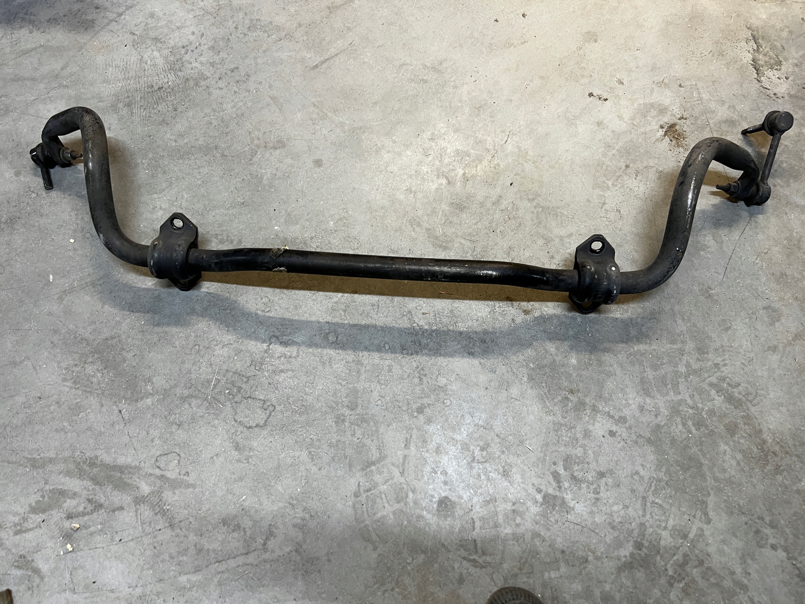 68184511a - ПЕРЕДНИЙ СТАБИЛИЗАТОР JEEP GRAND CHEROKEE WK2 6.4 SRT