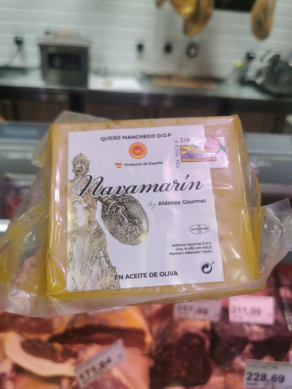 Levně Ovčí sýr olivový Queso Manchego D.o.p 1 kg