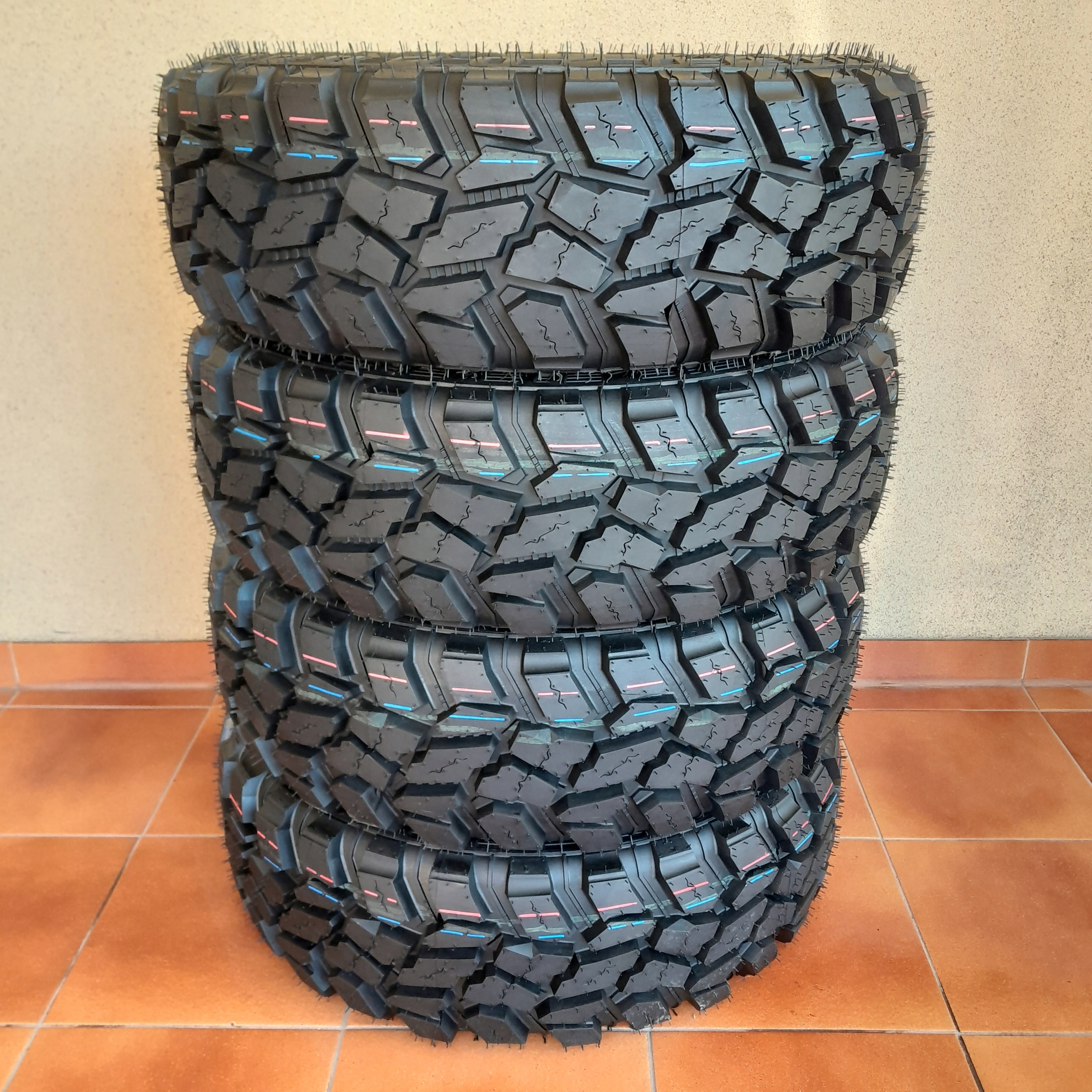 4x Opony bieżnikowane 225/70 R16 TERENOWE 4x4 M/T Klasa pozostałe marki