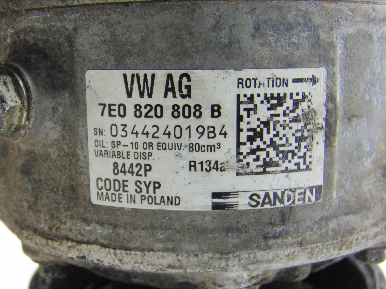 compressor compressor; of the air conditioning VW T6 2.0 TDI 7E0820808B
