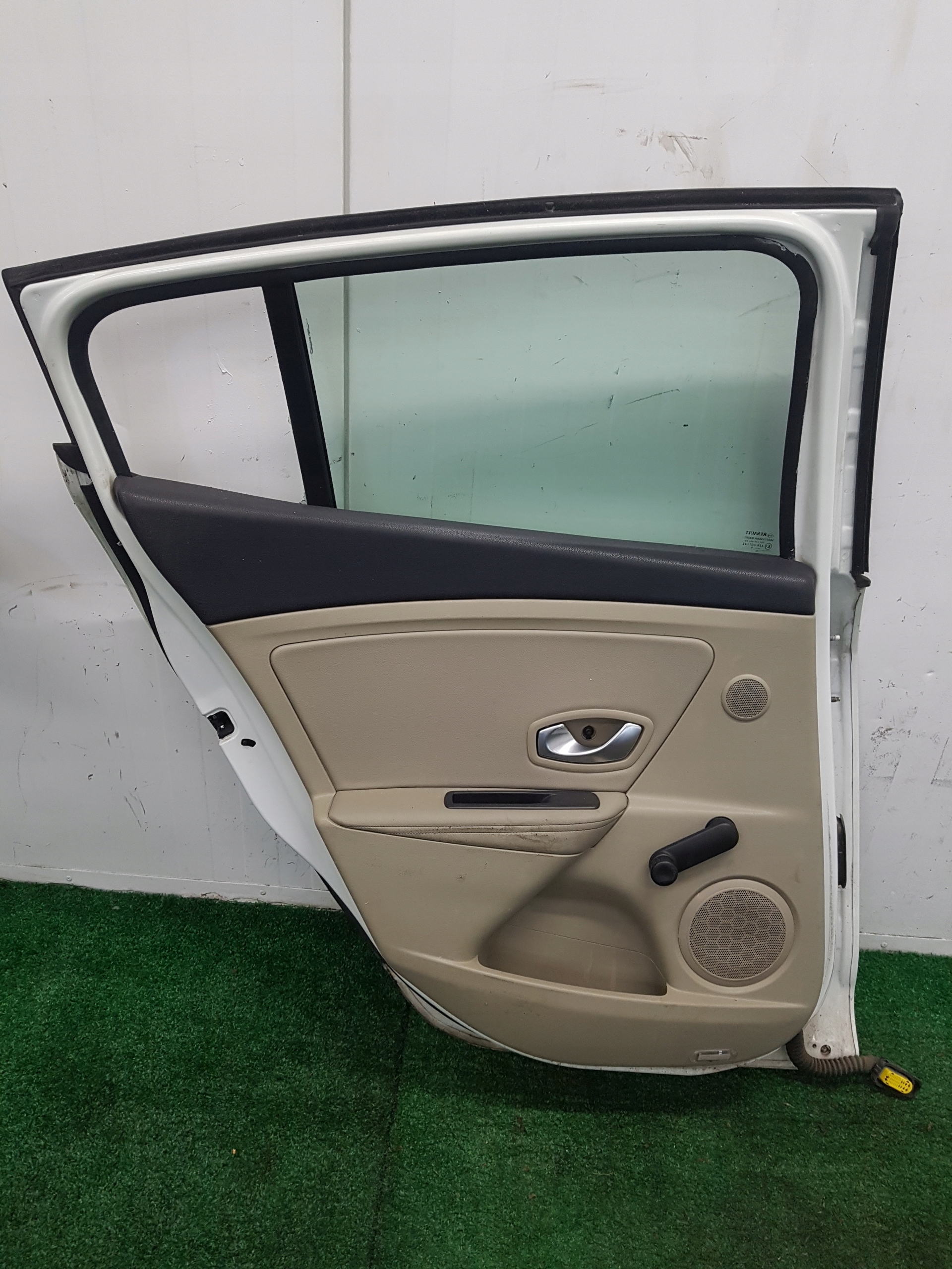 Tür links heck RENAULT MEGANE 3 DV369