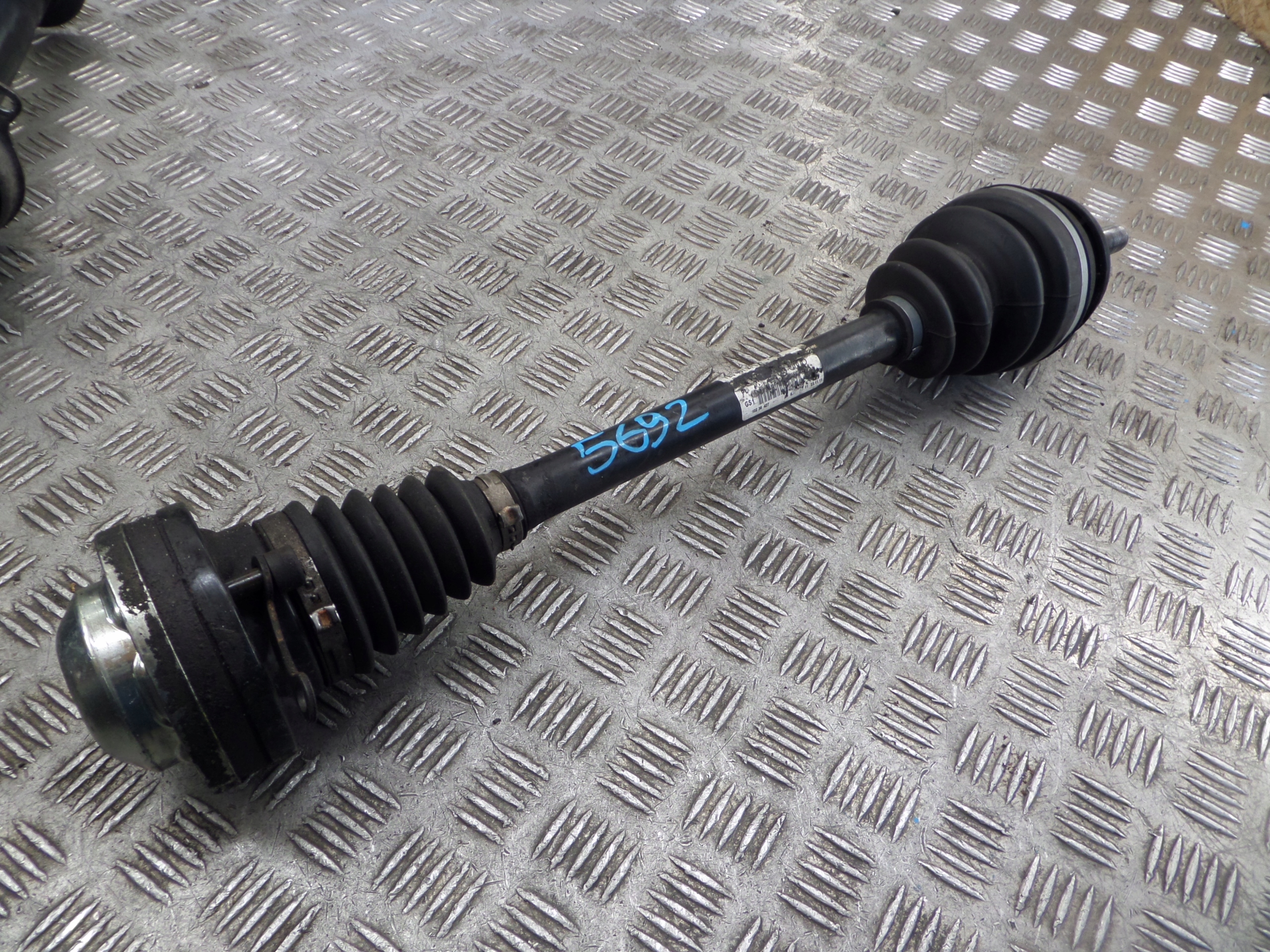 semi-axis left VW T5 7E0407271H