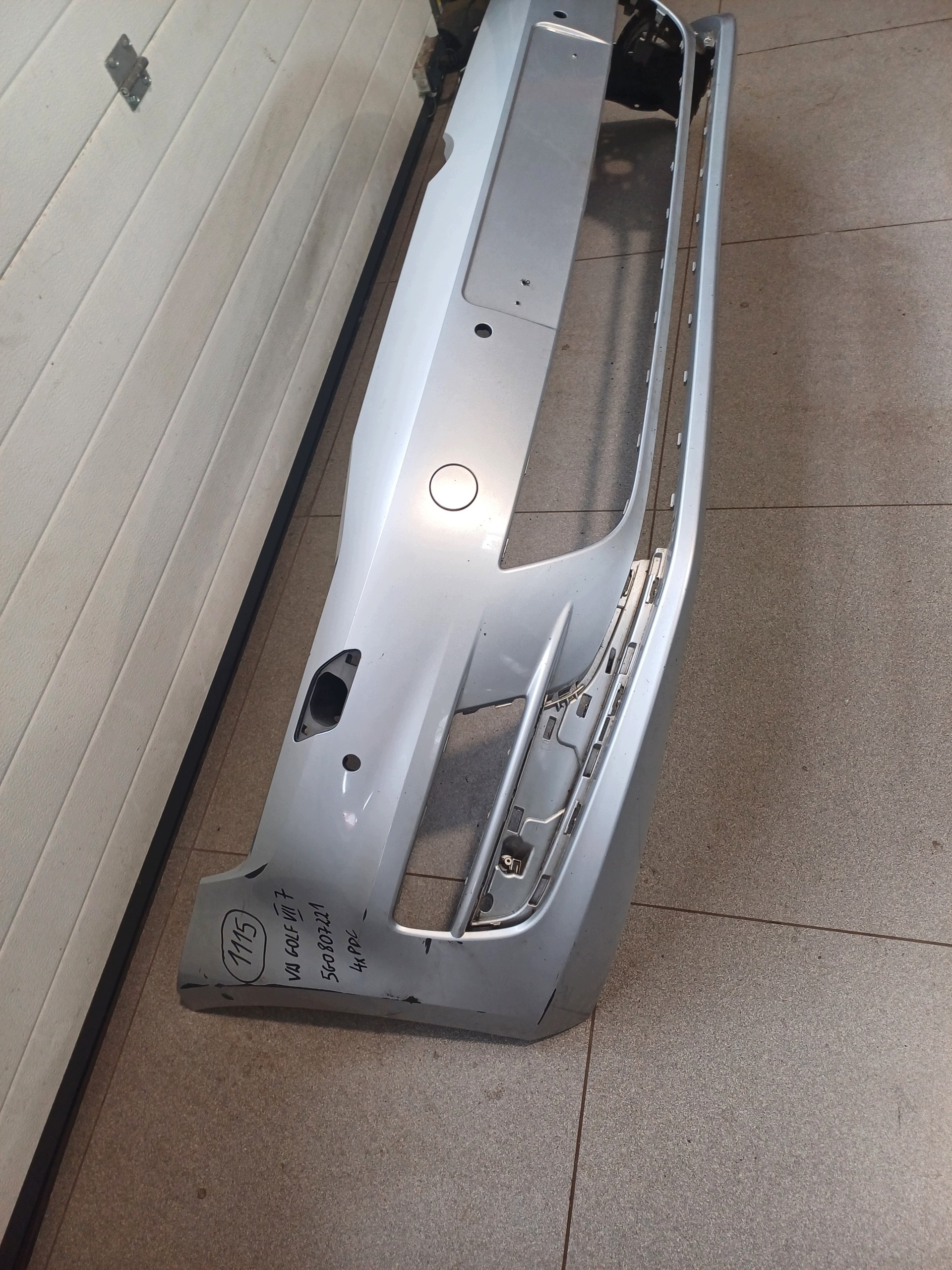 nárazník předek přední VW GOLF 7 VII 5G0807221 4 X PDC