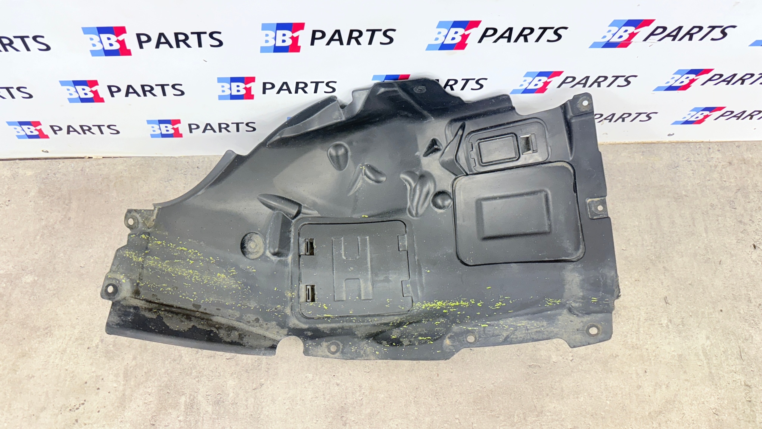 BMW F30 F31 mudguard left left front front 7260725 7260397