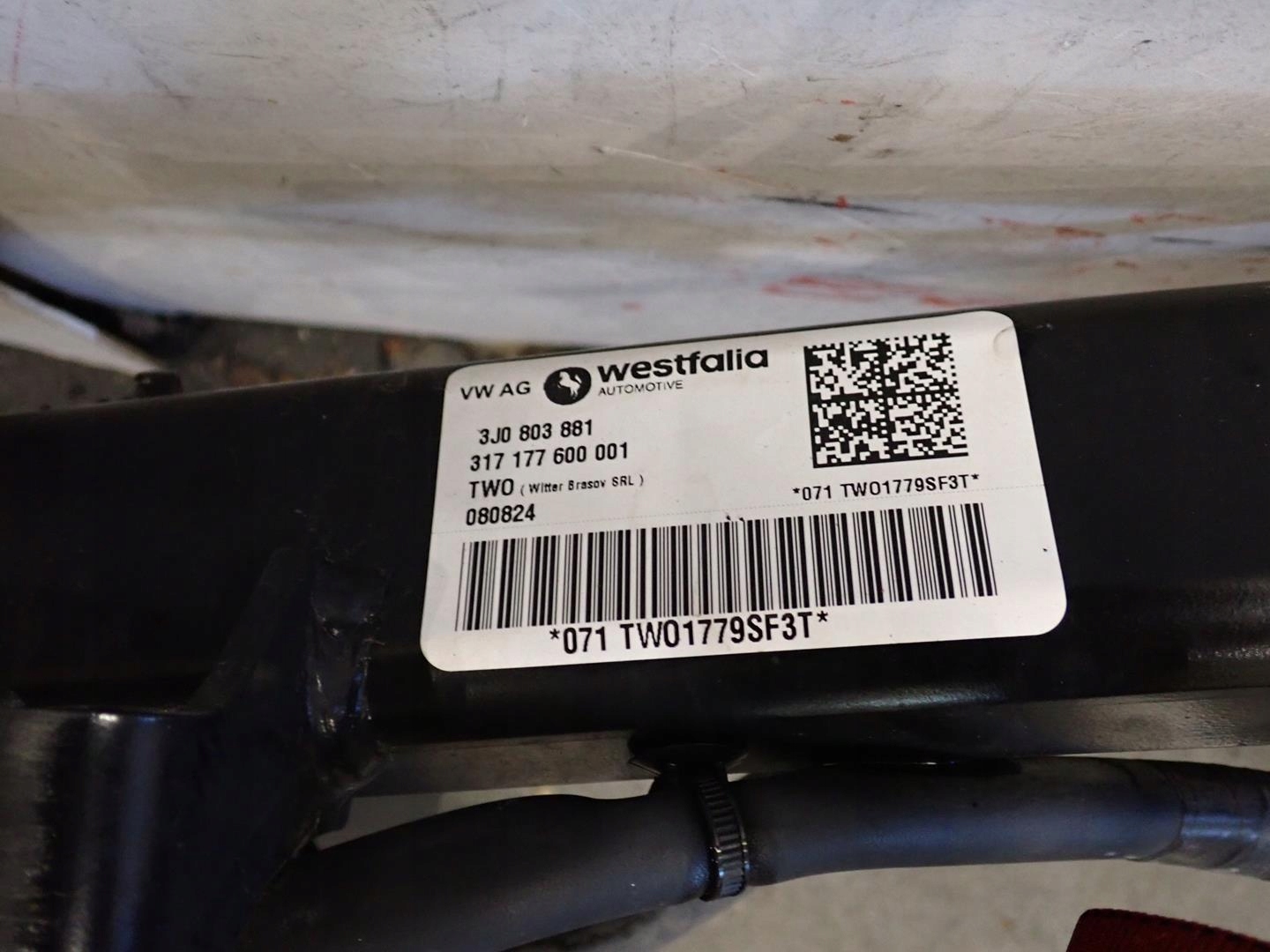 towing VW PASSAT B9 2023- 3J0803881A
