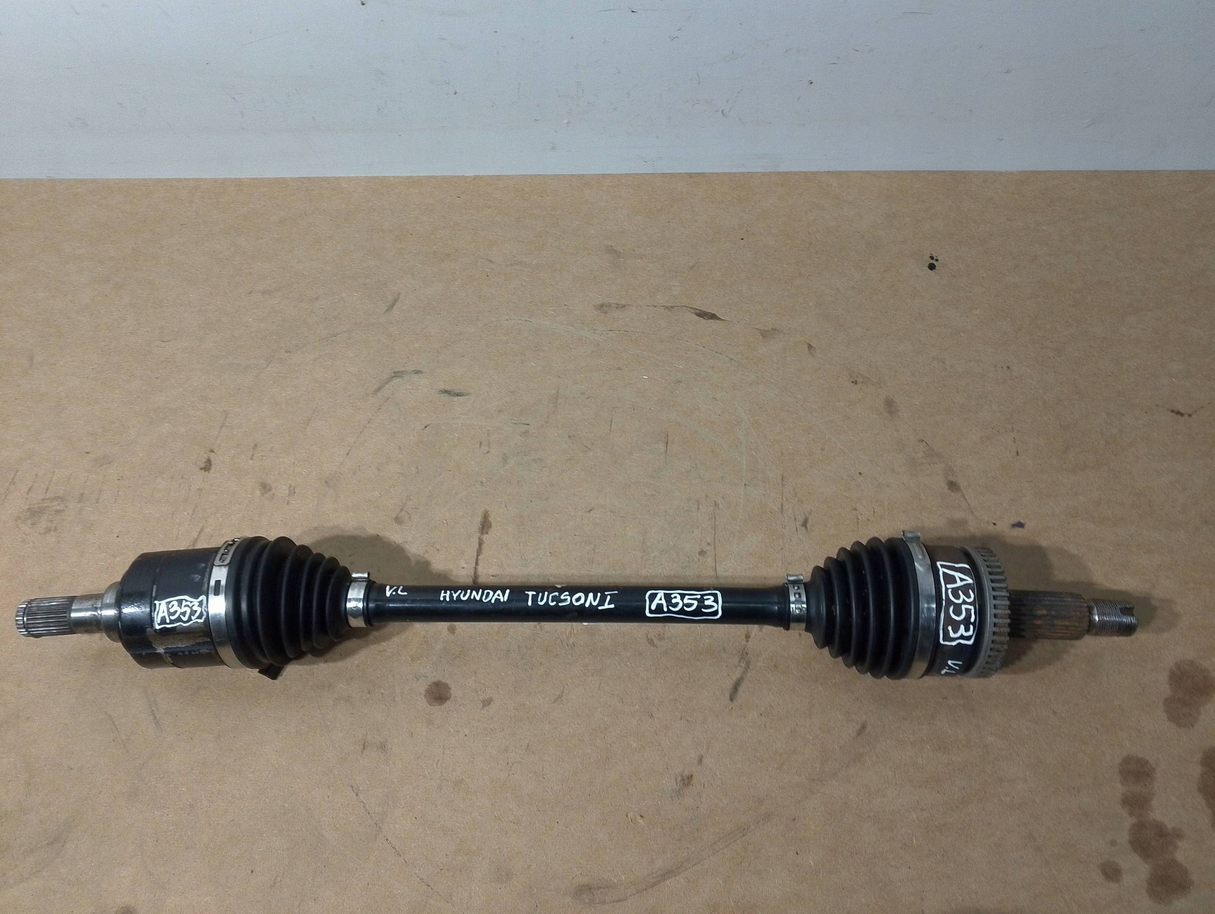Hyundai Tucson JM 2005 front side left semi-axis front (A353)
