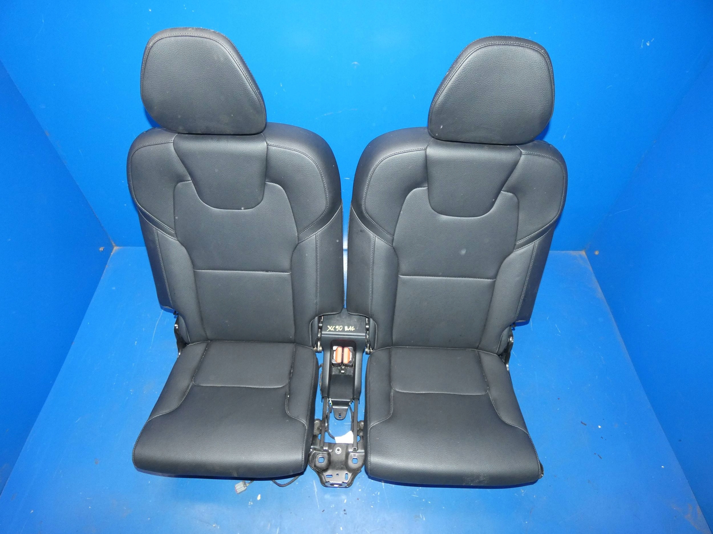 VOLVO XC90 II Sitze TRZECIEGO 3 RZEDU heck