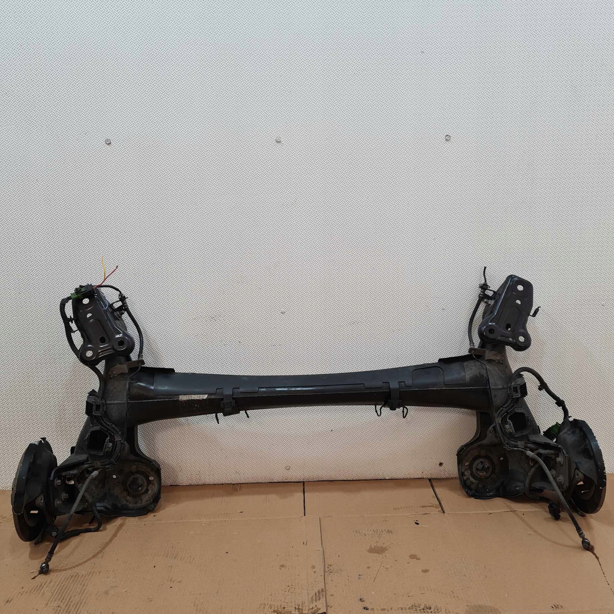 OPEL CORSA F 208 II BELKA TYLNA OŚ OŚKA TARCZA