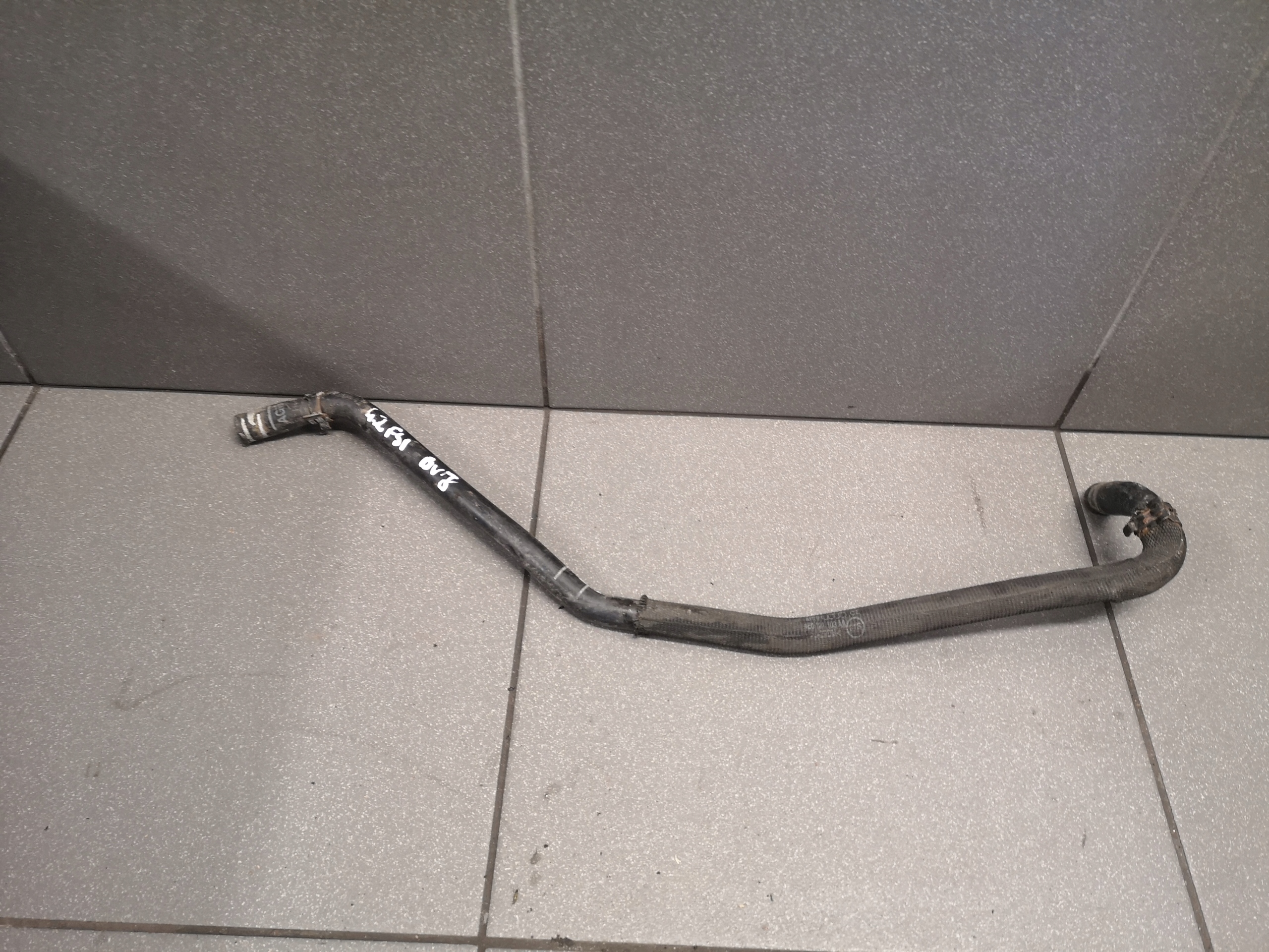 PRZEWÓD WODY AUDI A8 D3 4.2 FSI 4E0121103AA