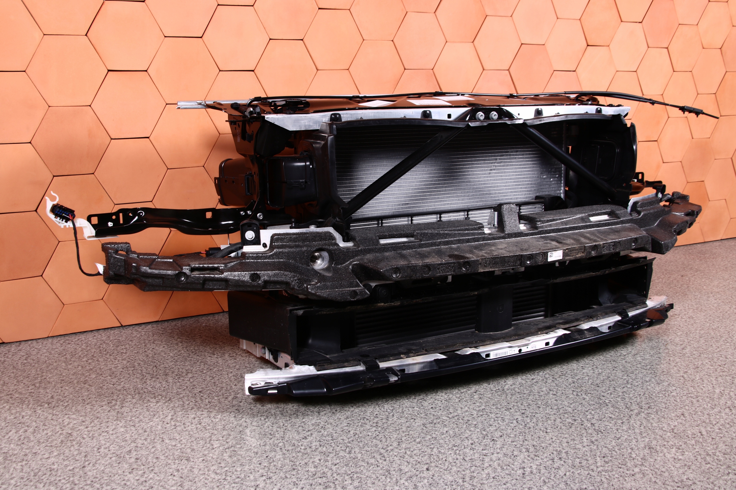 BMW G30 G31 520i support panel for radiators radiator fan