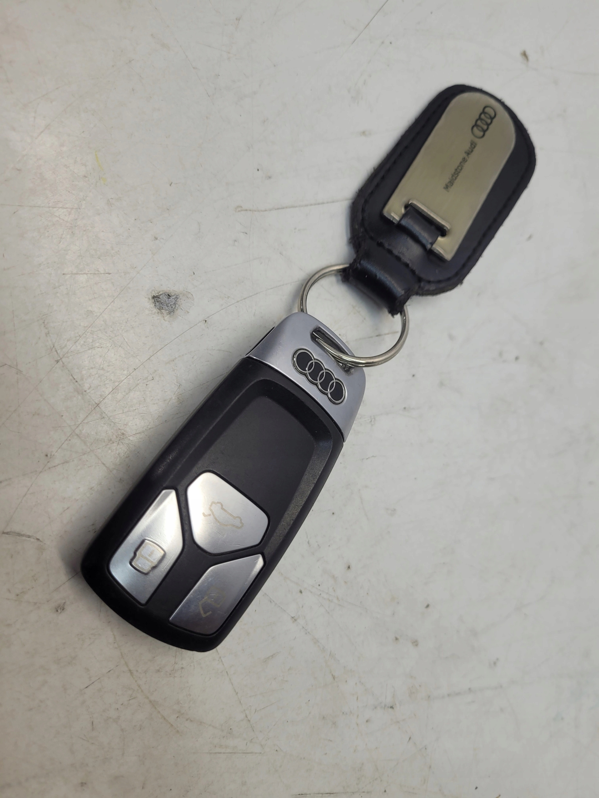 key PILOT KEYLESS AUDI A4 B9 A5 8W Q7 4M 4M0959754AJ 1/26