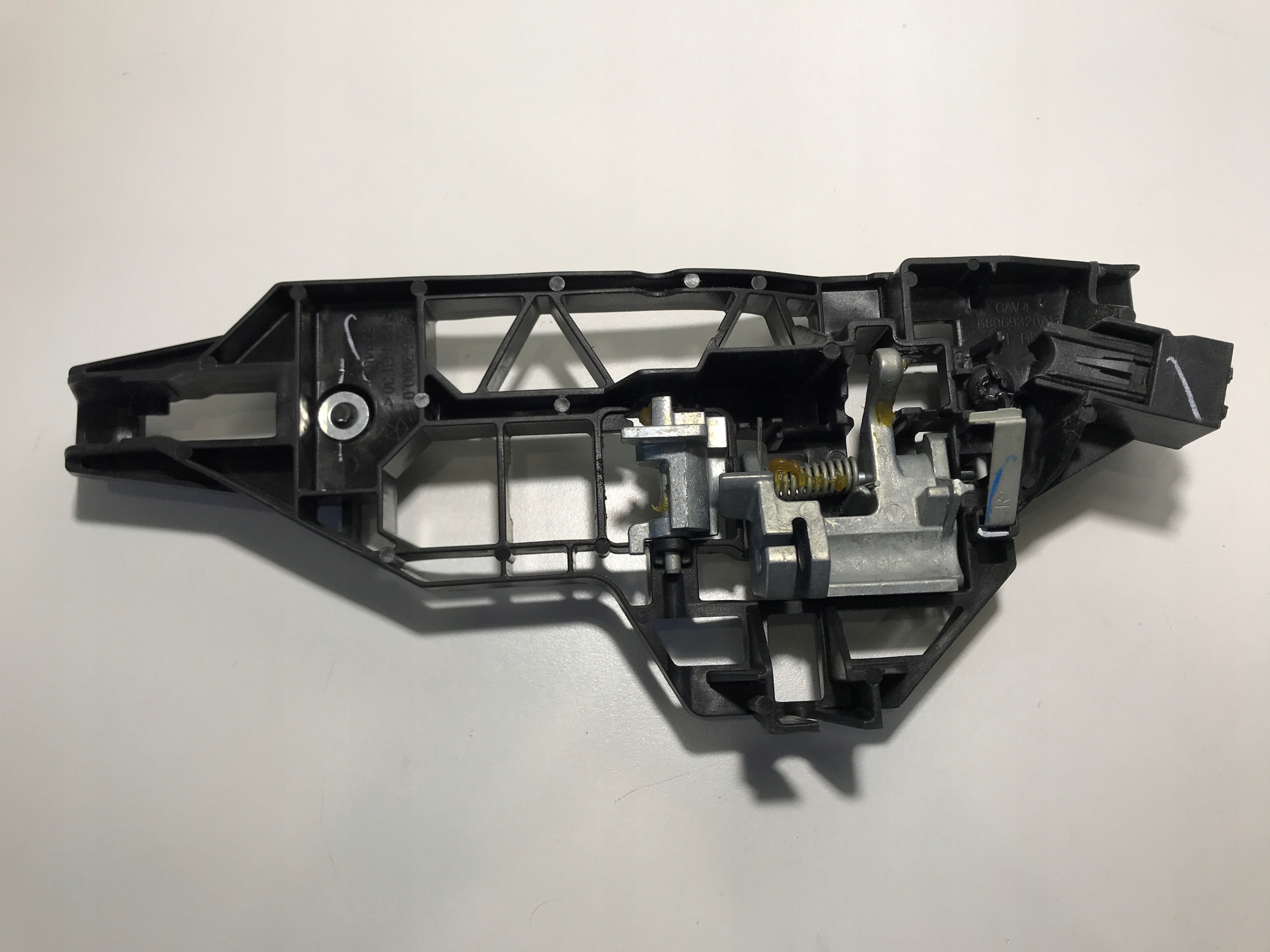 WSPORNIK KLAMKI PRAWEJ DODGE JOURNEY 11 20 NOWY Part number 68069320AG