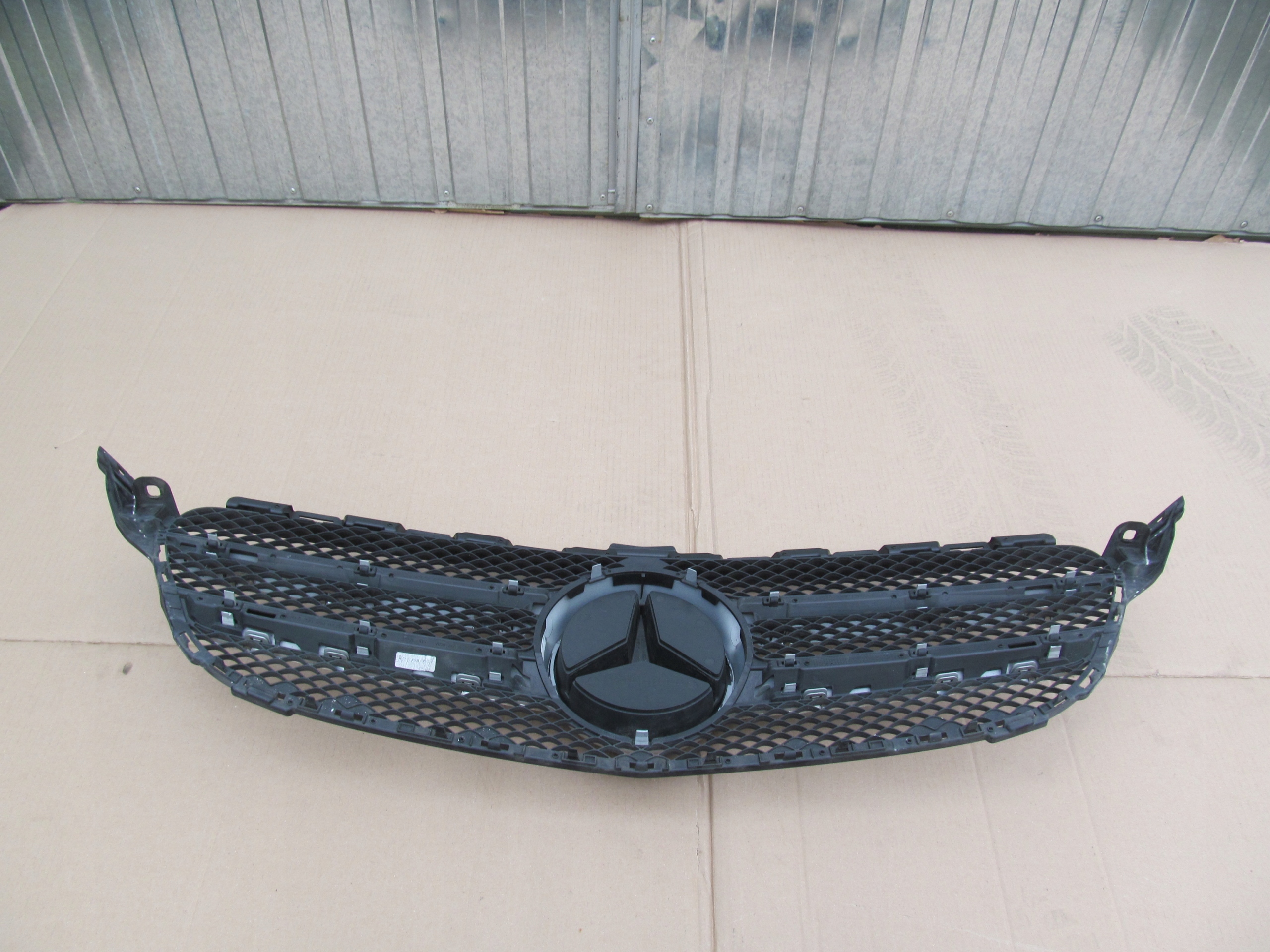 C класс W205 решетка радиатора