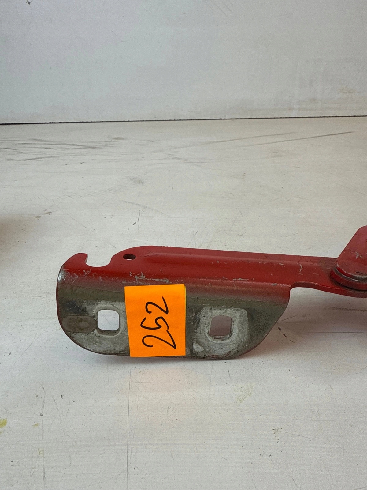 hinge bonnets front front right Ford Fiesta MK7