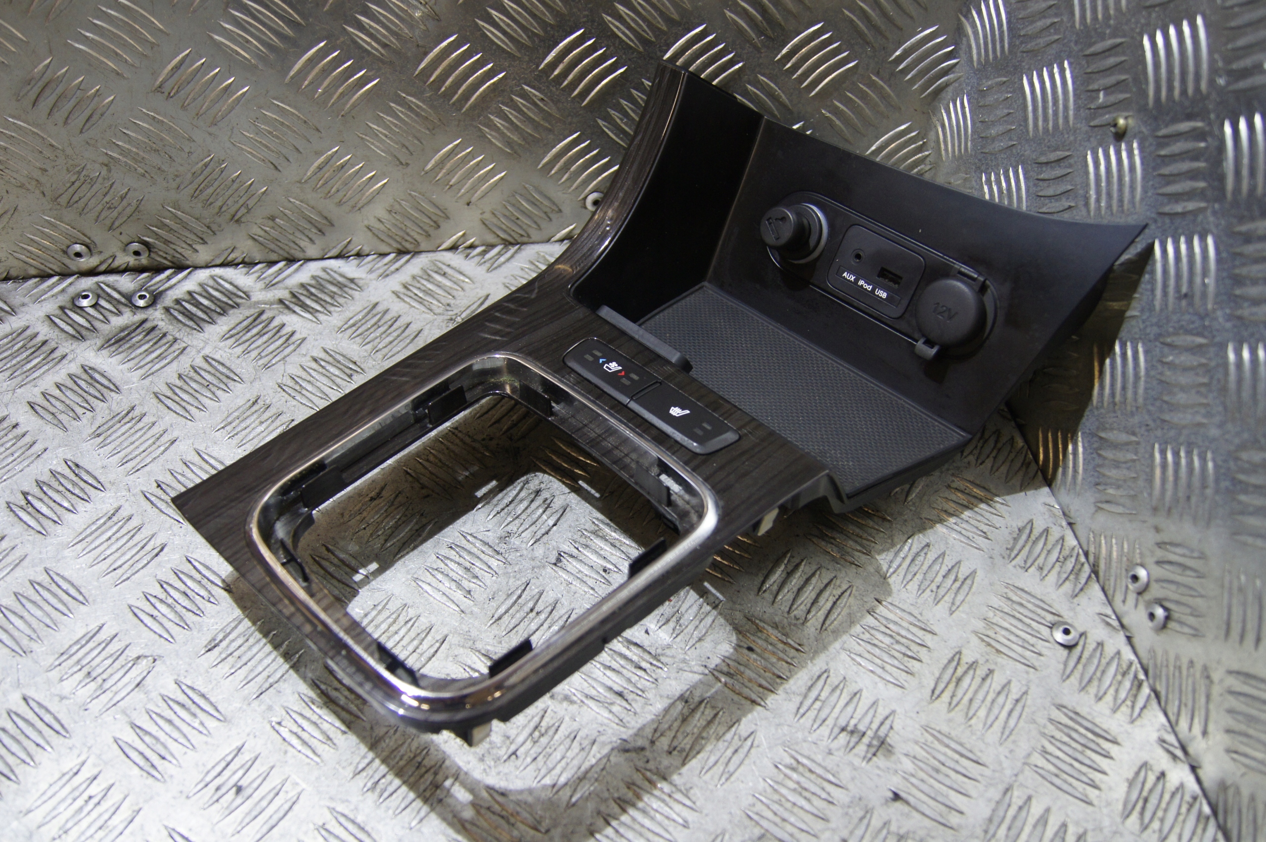 Ramka biegow dekor panel USB Optima III sedan