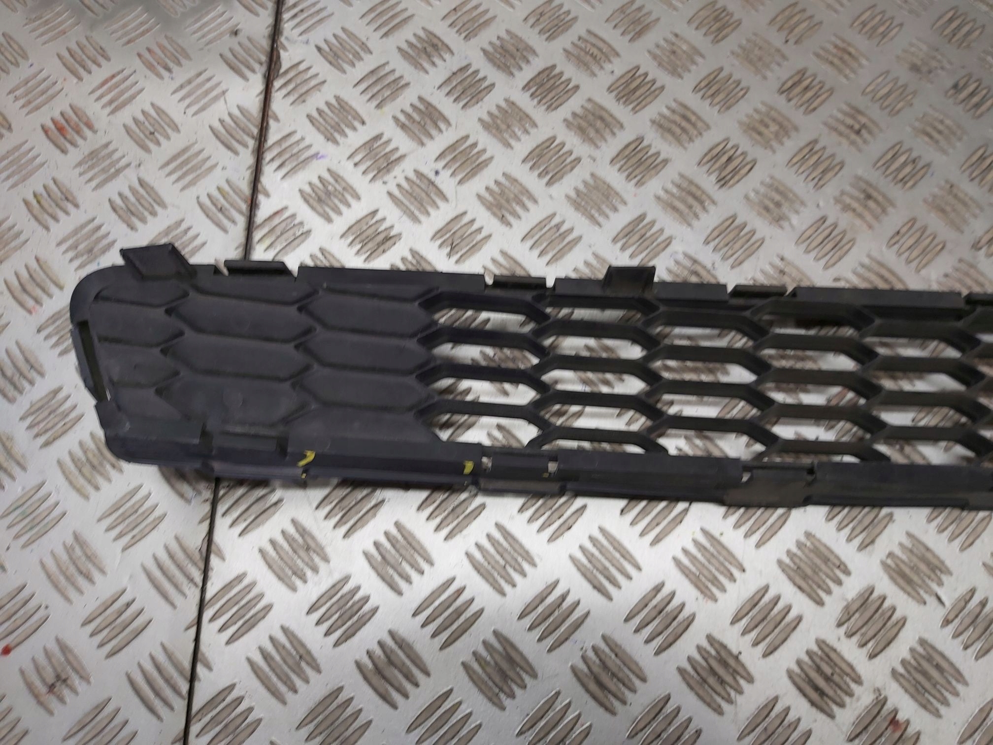 GRILLE PARE CHOC NISSAN LEAF 2010R->