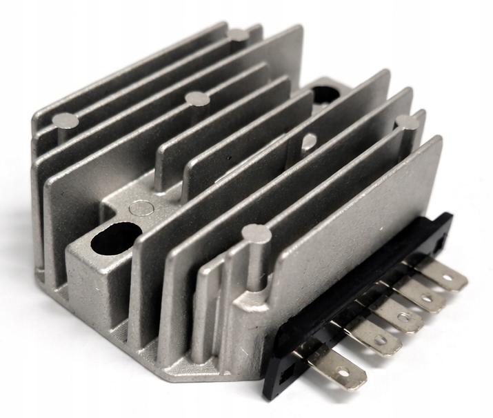 Regulátor napětí 12 V pro Yanmar 2TNE68 3TNA72 3TN75 3TNA72 F Fx Ym 5 pinů