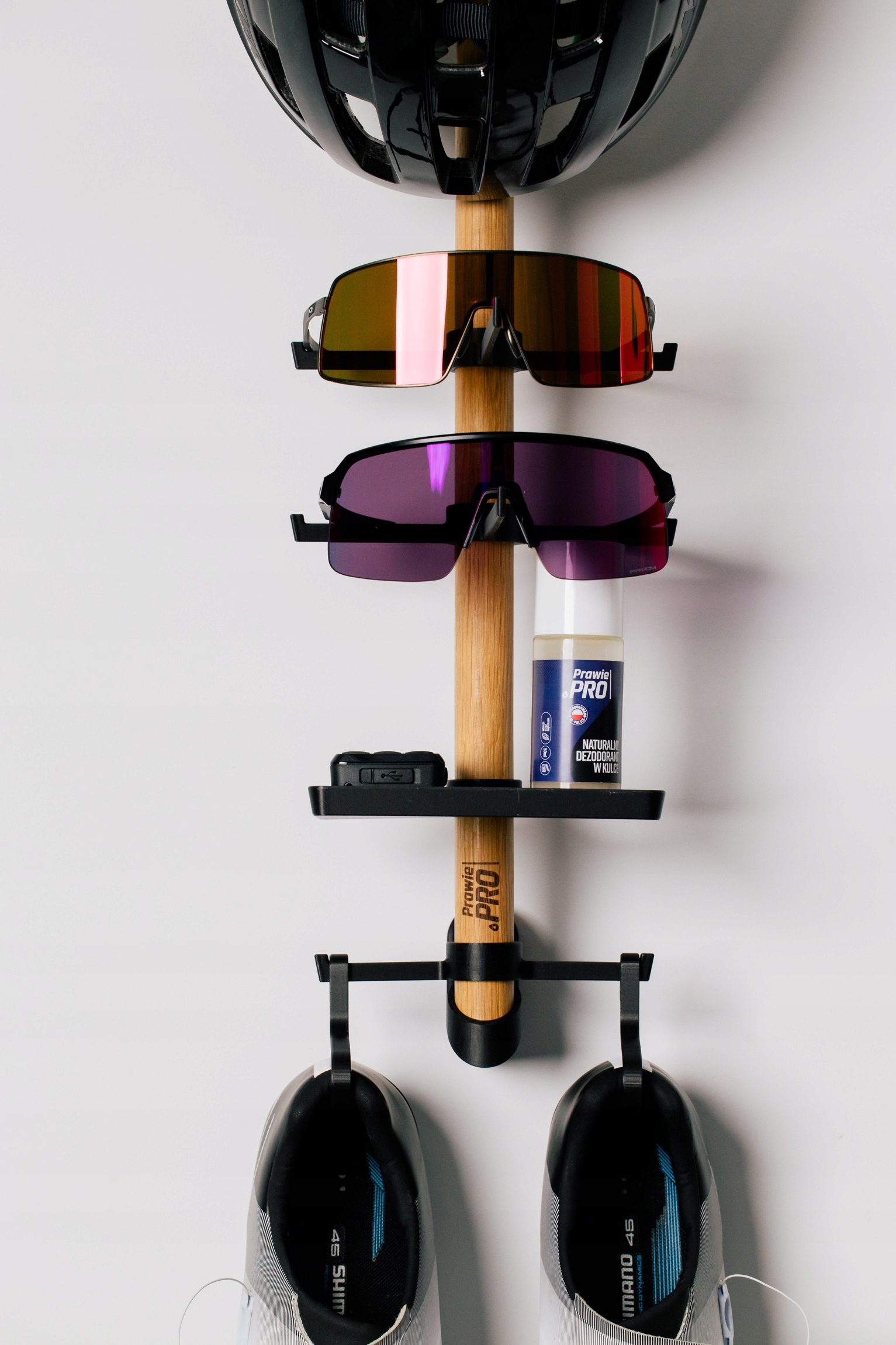 Polski dębowy wieszak na akcesoria rowerowe Prawie.PRO