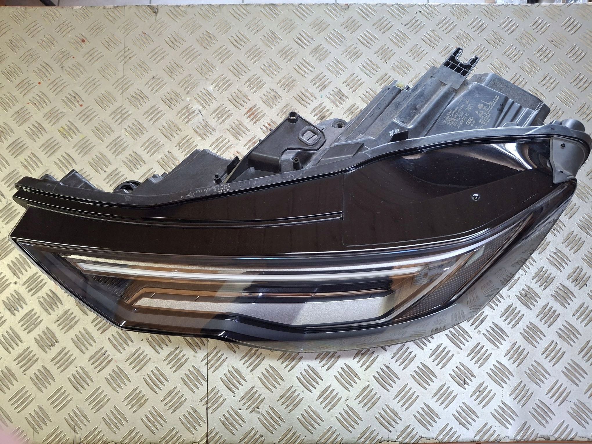 Licht links vorne FULL LED AUDI A6 C8 2018R->