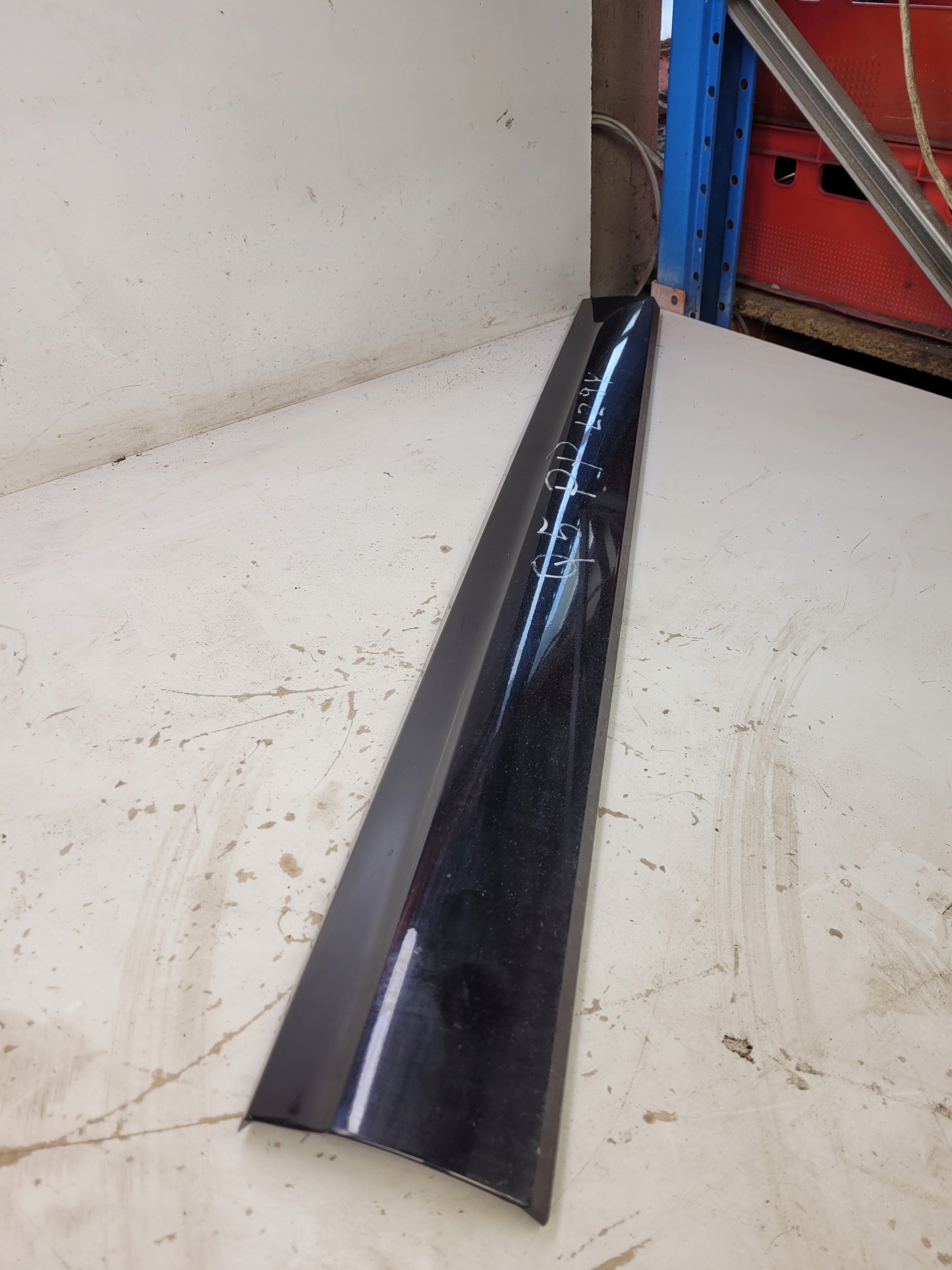moulding door lower right front AUDI Q5 8R LZ9Y