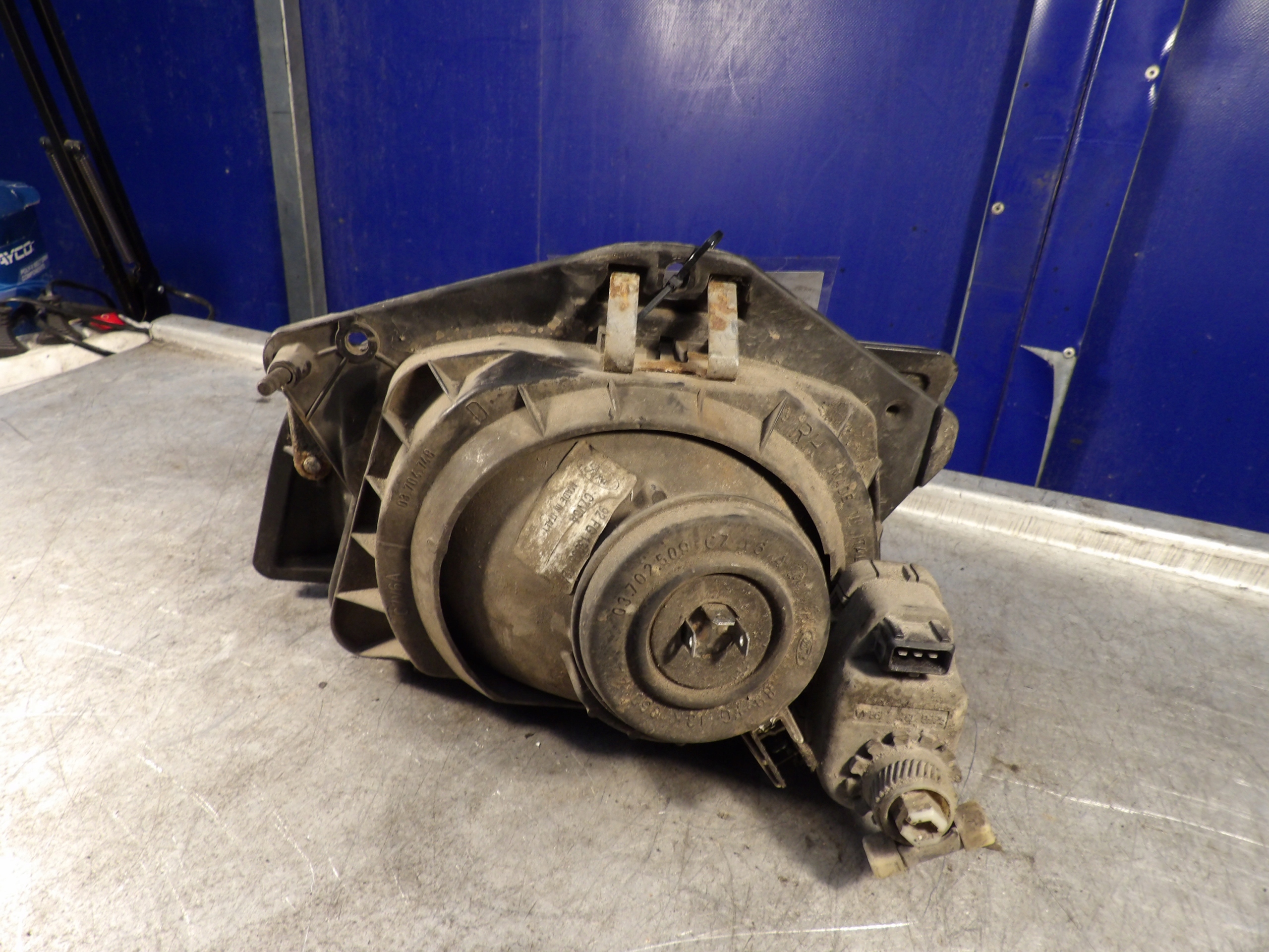 Ford Fiesta MK4 light front right 92FG13005 A2