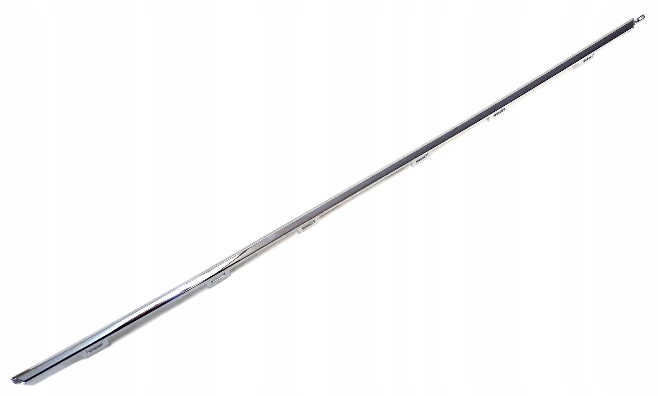 88531784402 - Декоративна накладка бампера задній хром VW PASSAT B8 14-