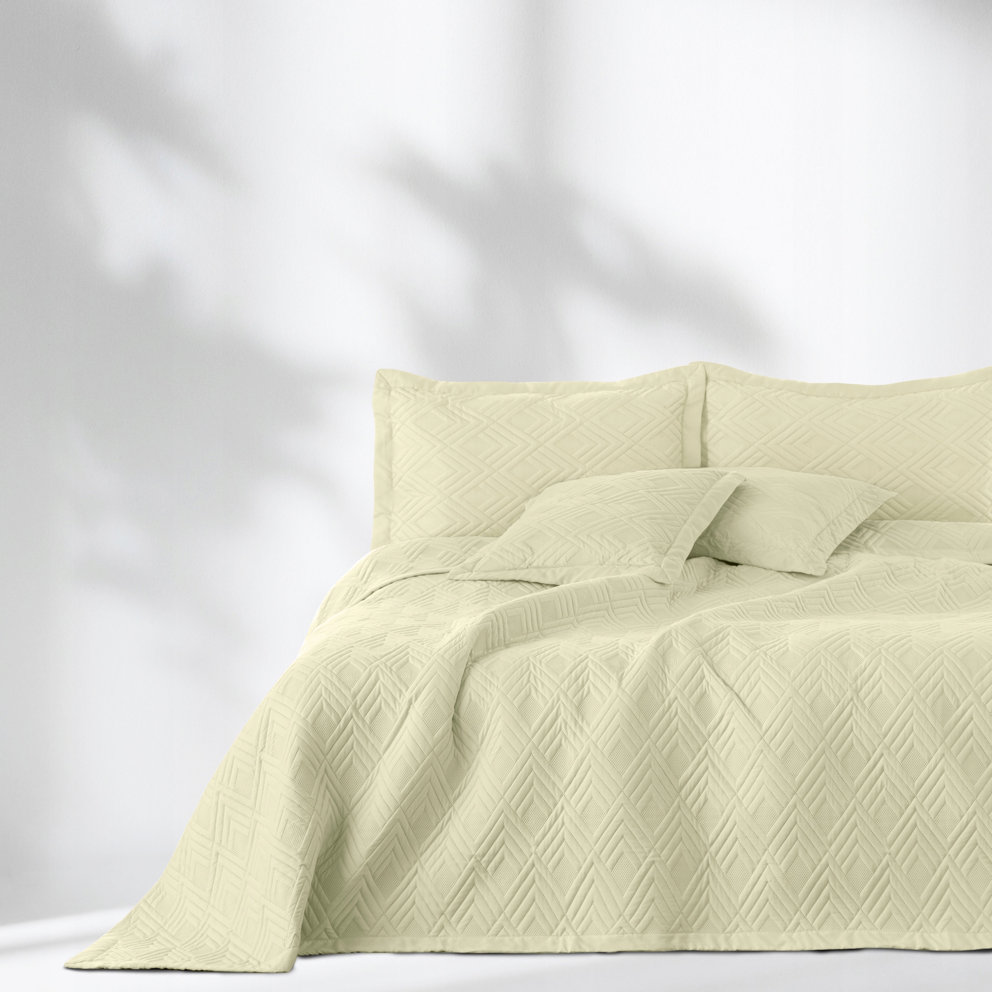 Restilo Narzuta na łóżko Beżowa pikowana wzór geometryczny 220x240cm