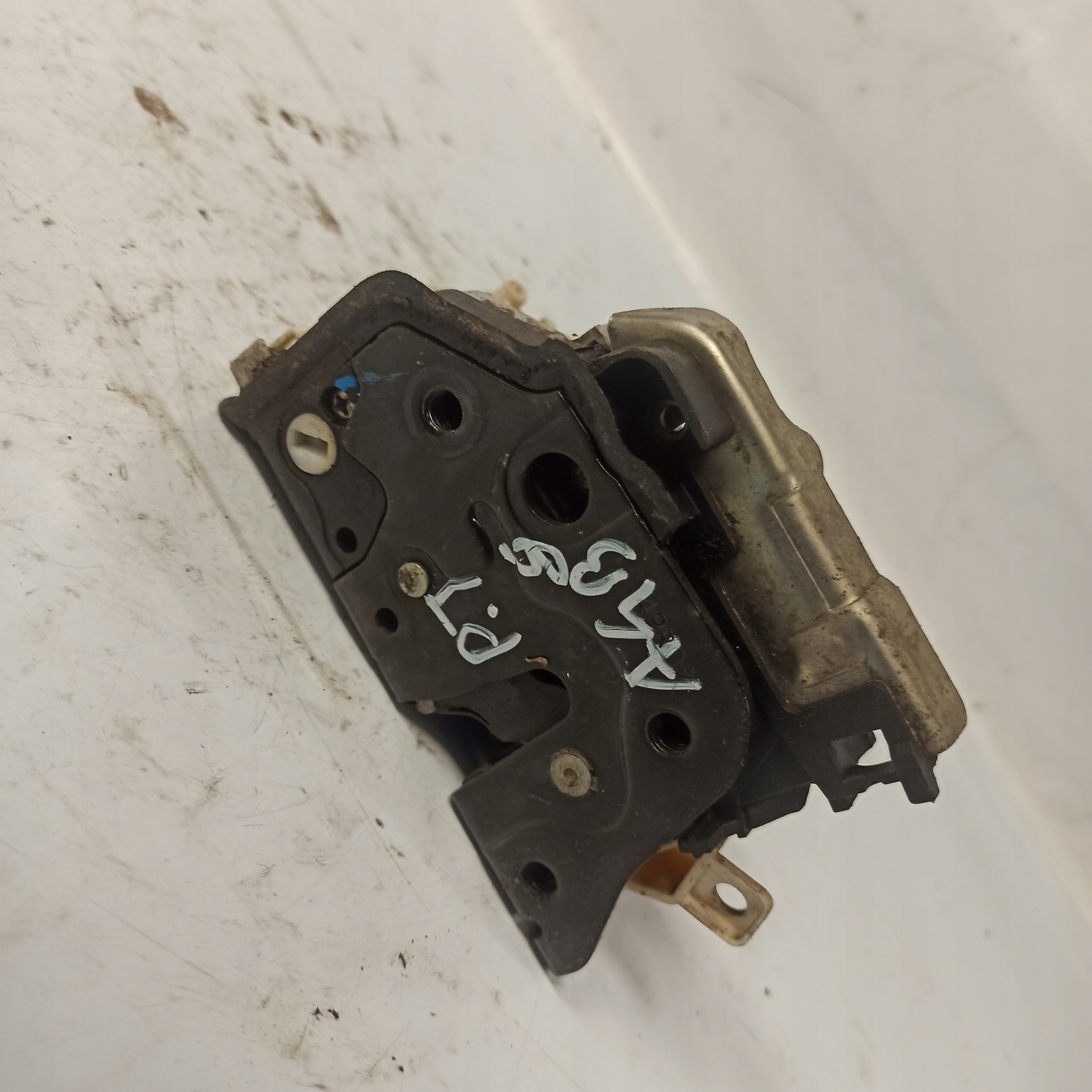 Audi A4 B8 замок 6 8K0839016C