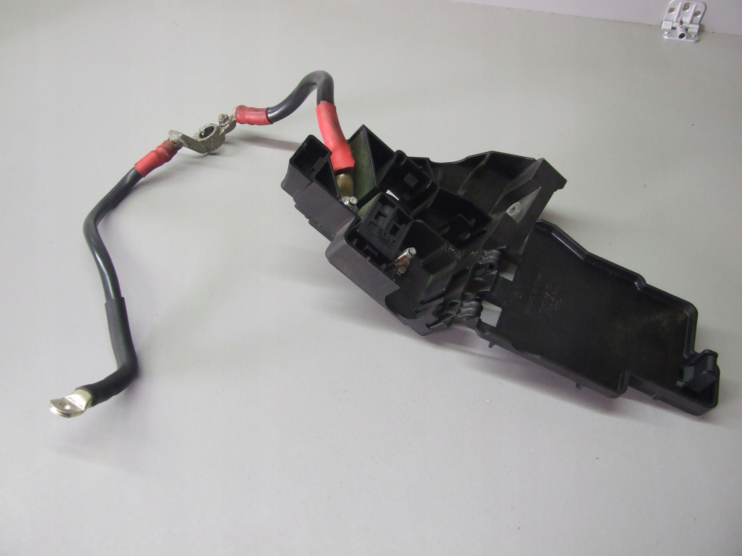 Клема плюсова AUDI A4 A5 A6 A7 A8 Q5 S8 4e0915519