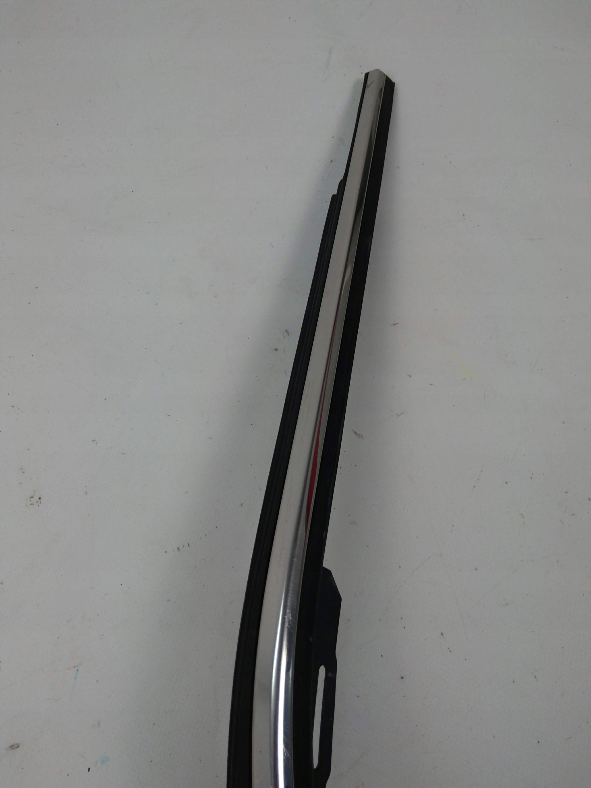 Ford F150 gasket exterior windows LH front 15-20